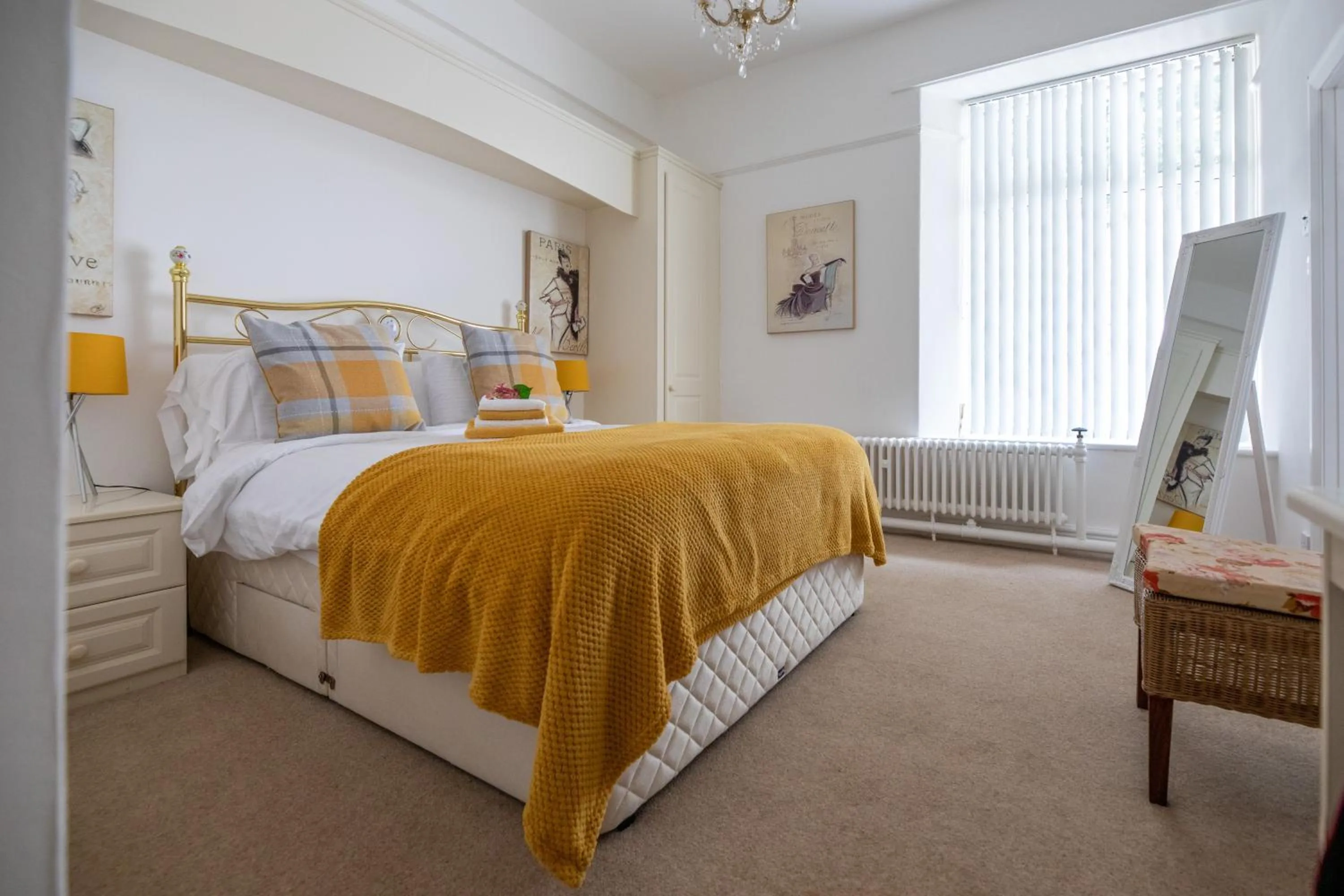 Bedroom, Bed in Plas Maenan