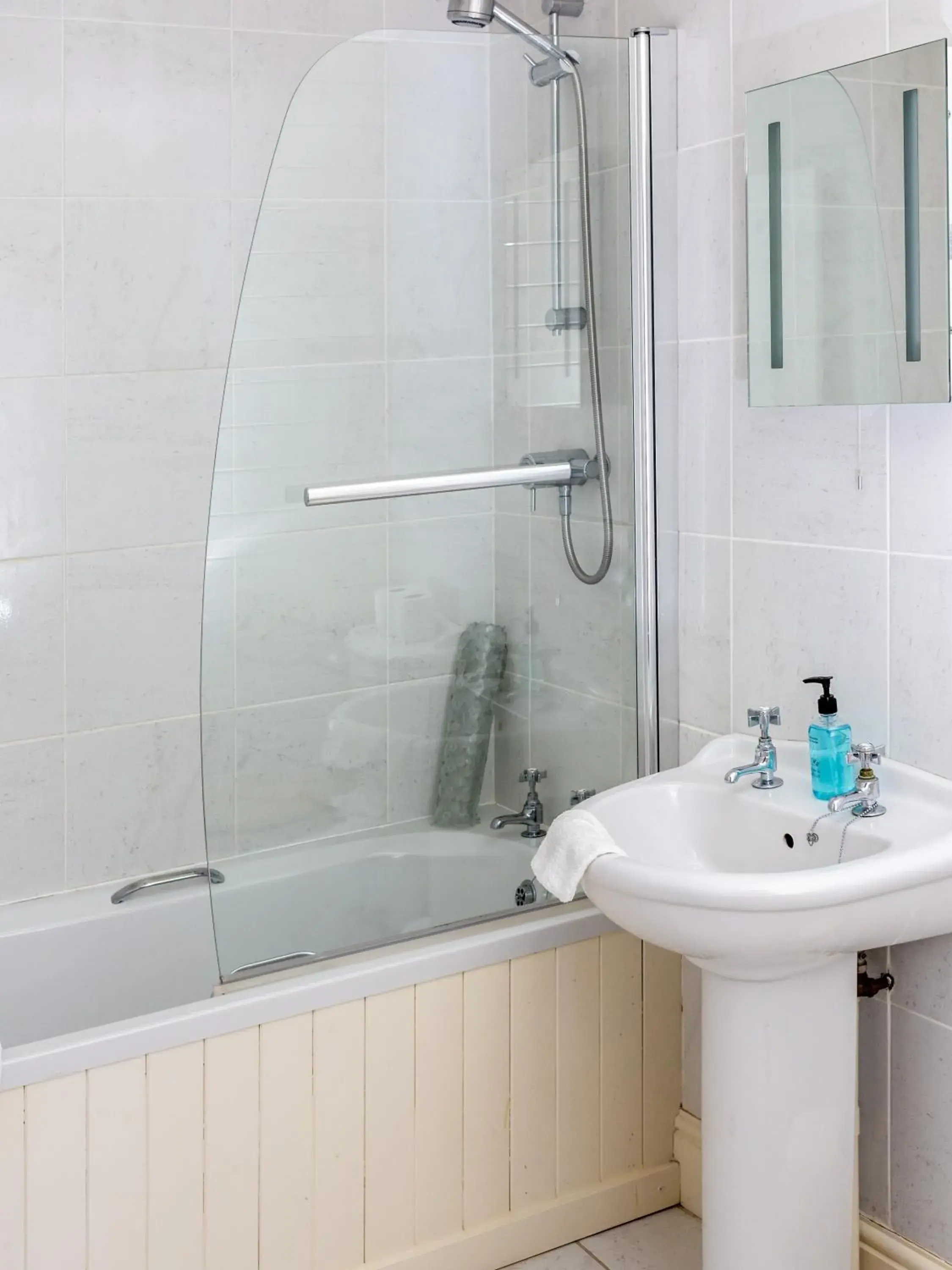 Standard Twin Room in Plas Maenan Standard Twin Room in Plas Maenan