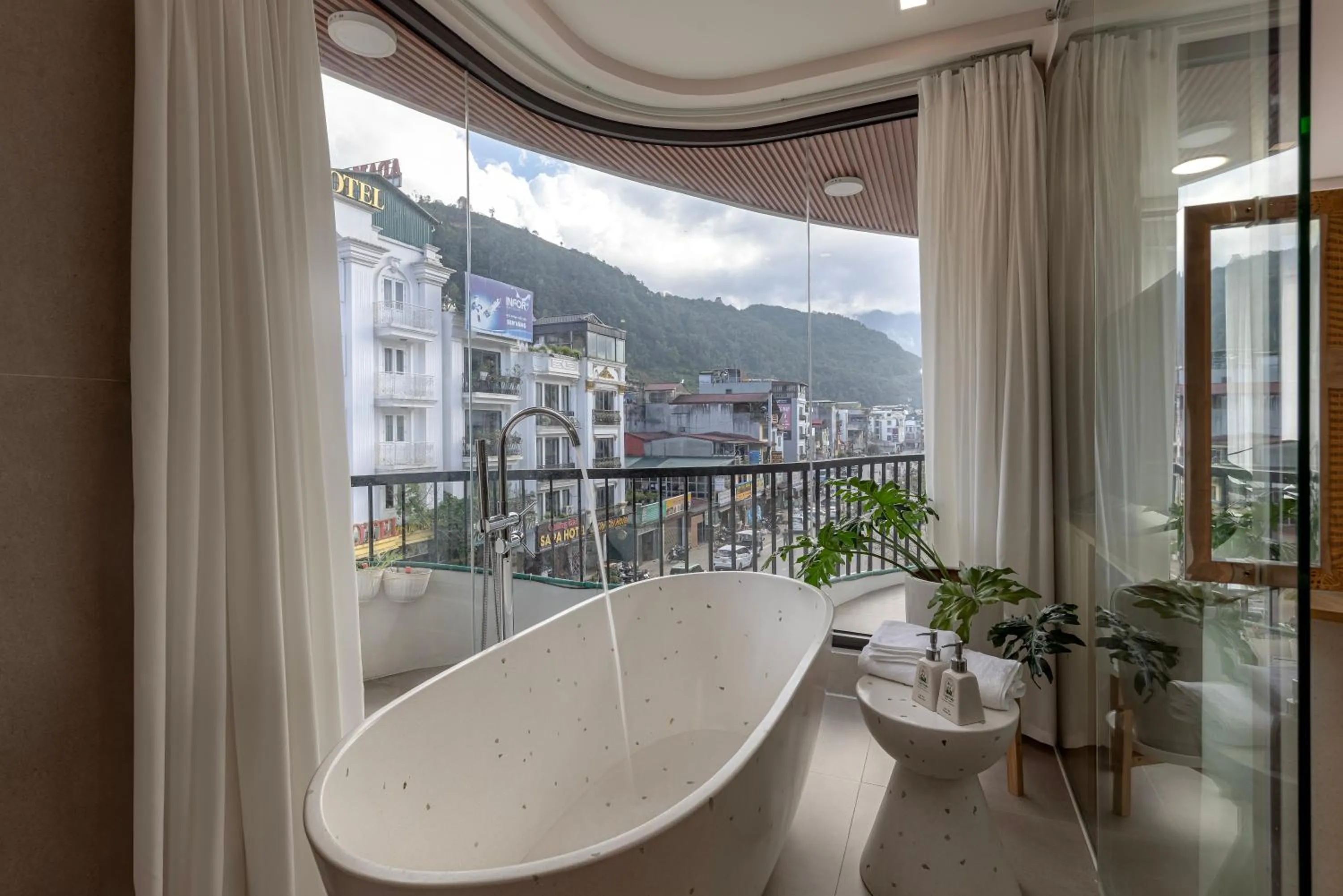 Bathroom in Tropical Paradise Sapa Hotel & Tour
