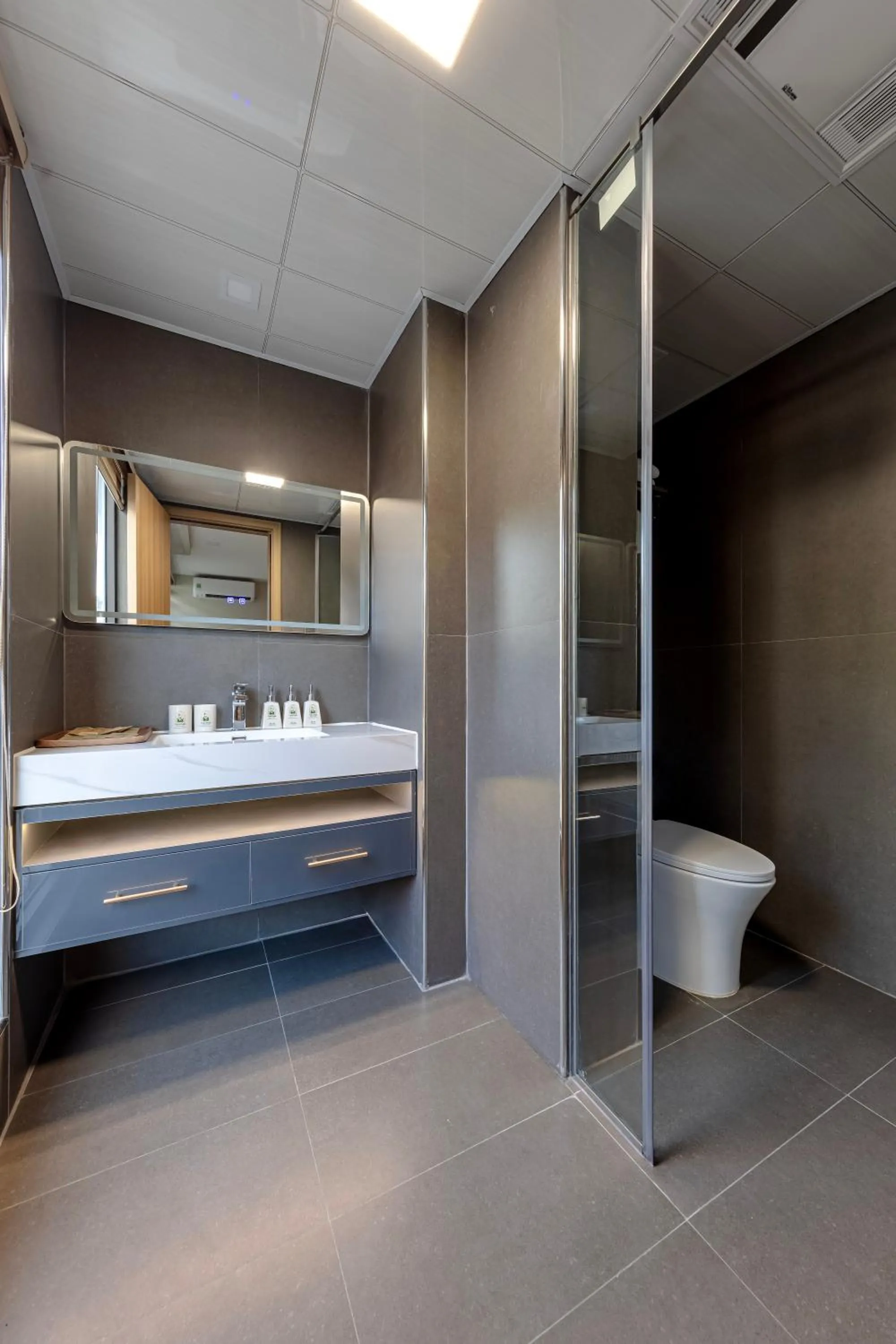 Toilet in Tropical Paradise Sapa Hotel & Tour