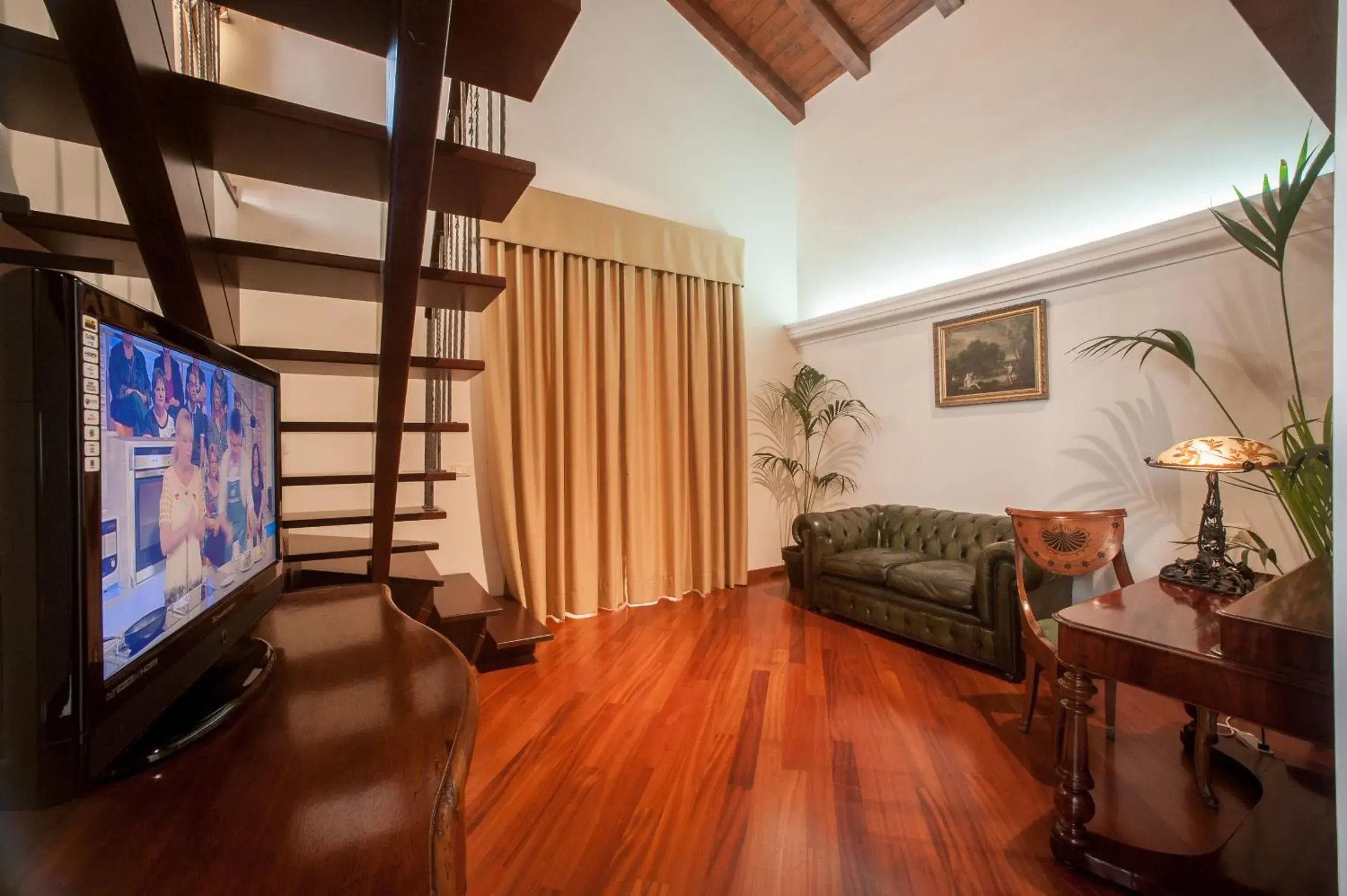 Suite with Terrace in Hotel Flora Suite with Terrace in Hotel Flora