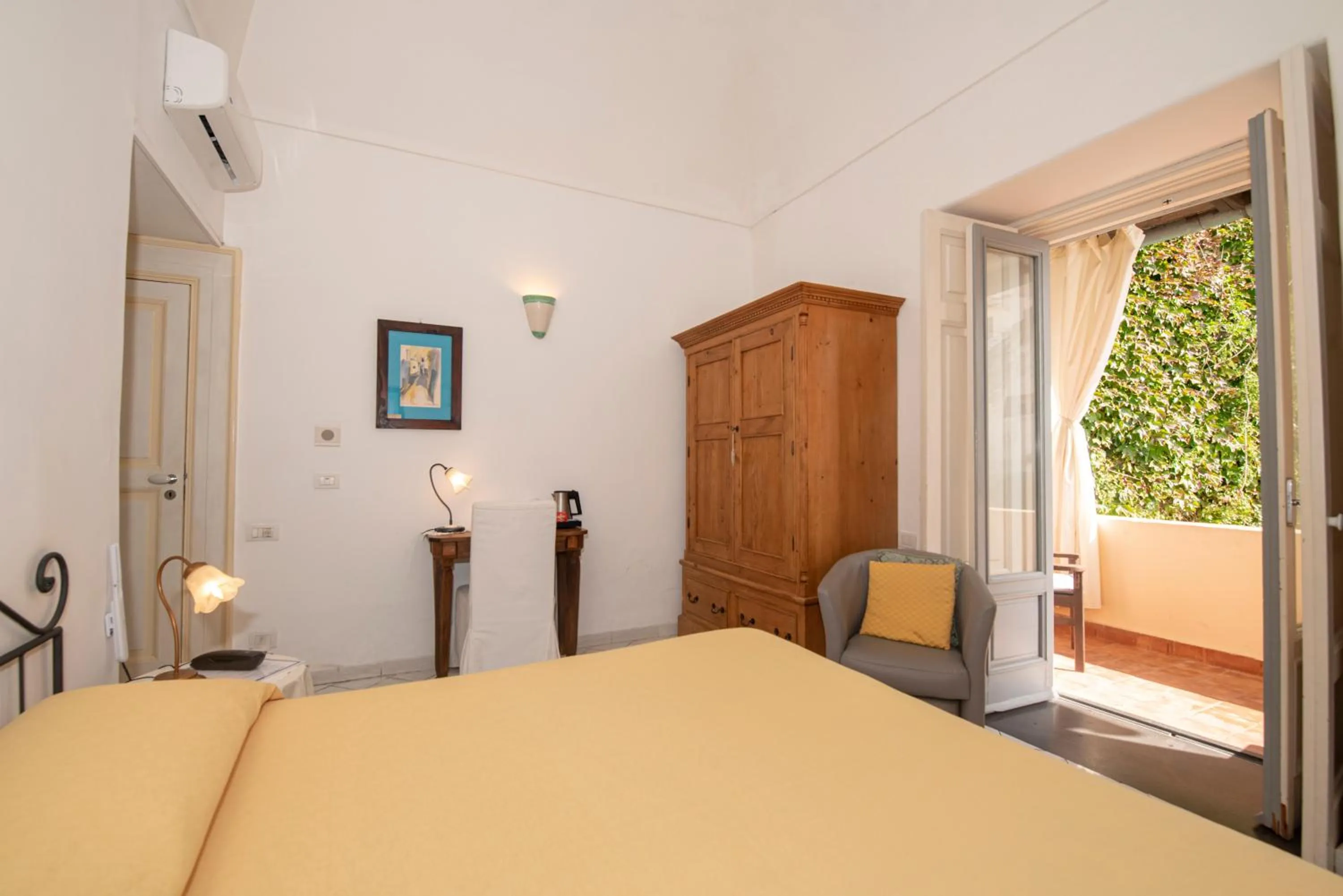Photo of the whole room, Bed in Hotel La Casa sul Mare