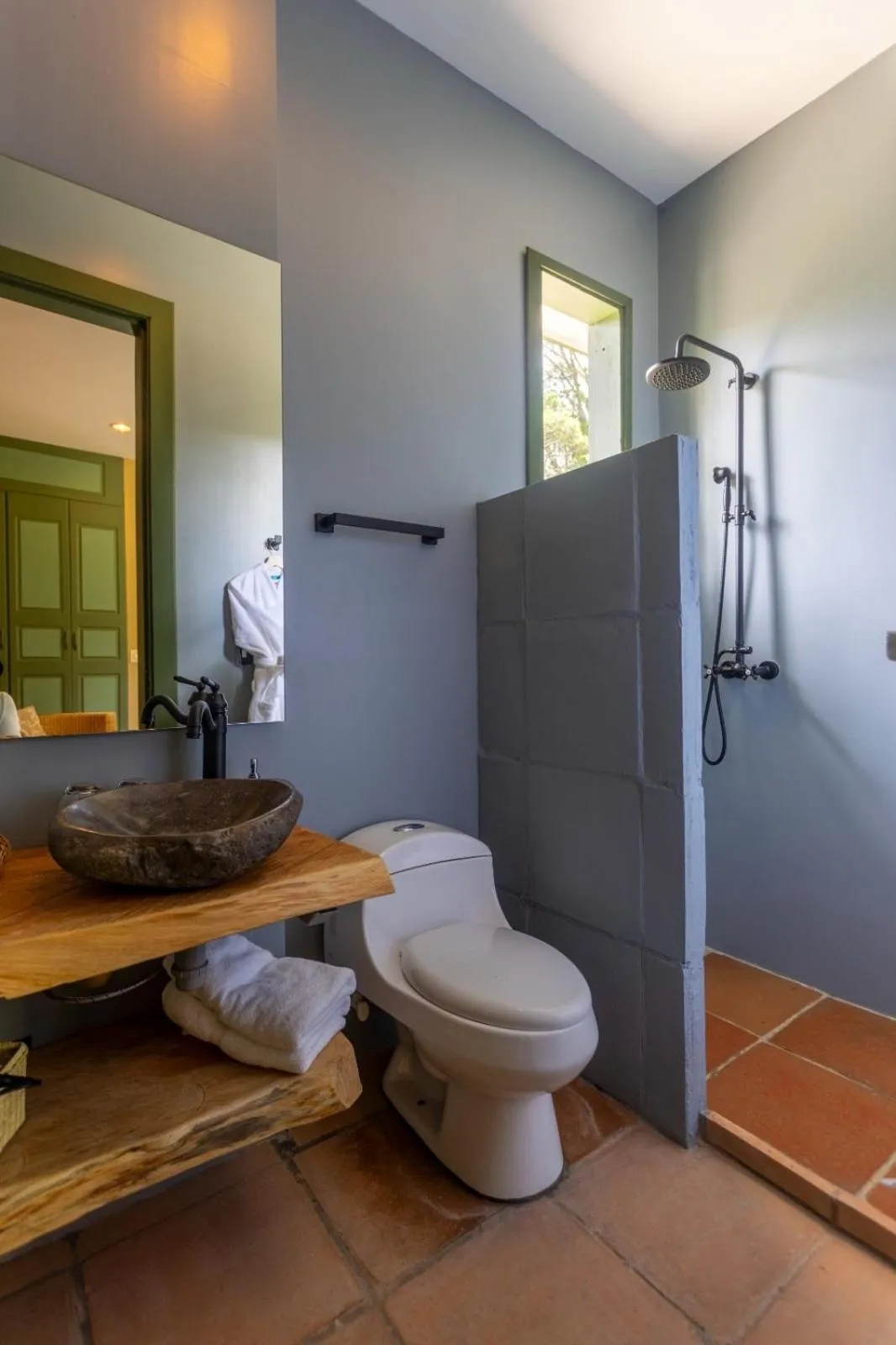 Shower in Sazagua Cocora Reserva Natural