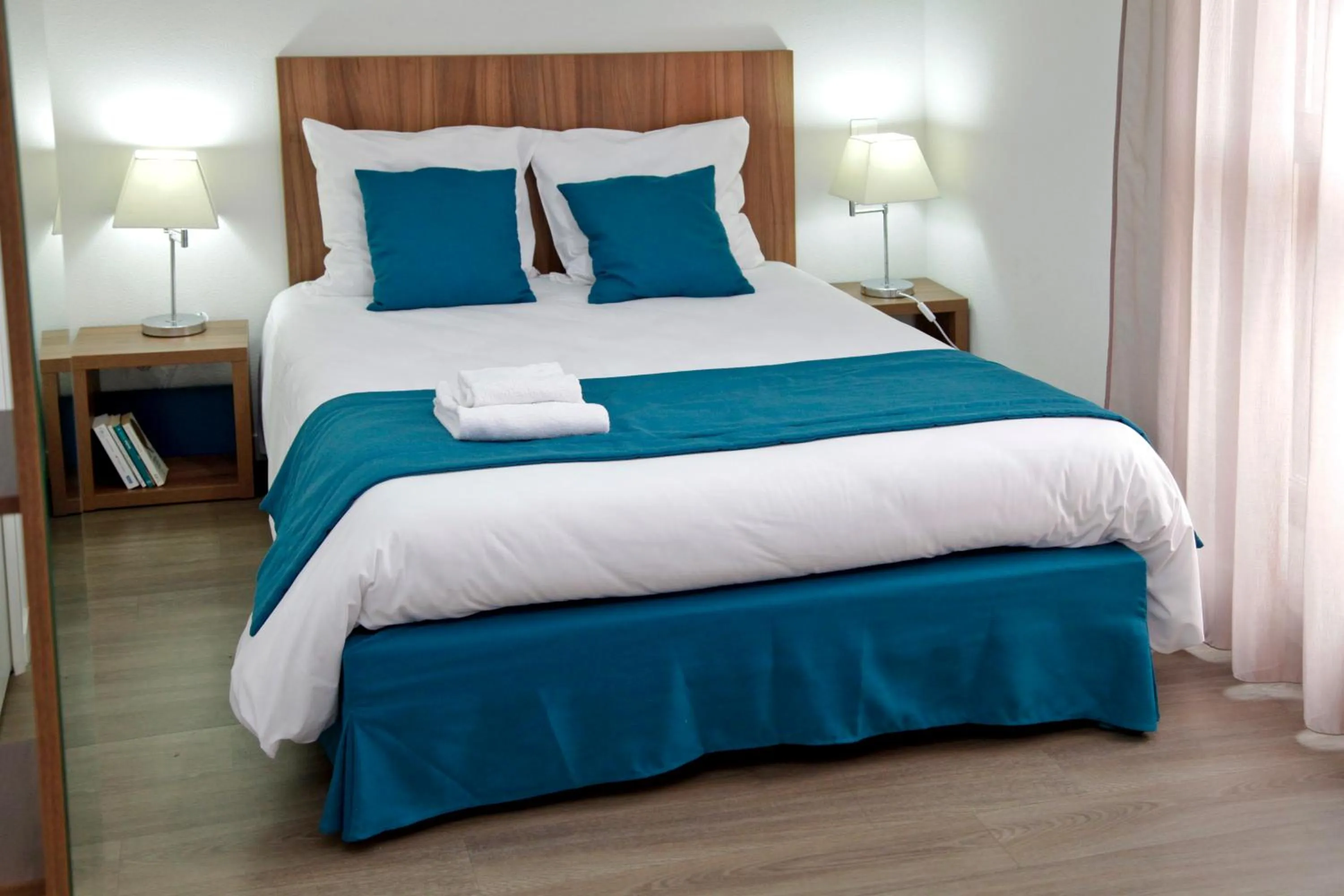 Bedroom, Bed in Appart Hotel Odalys City Tours Le Jardin des Lettres