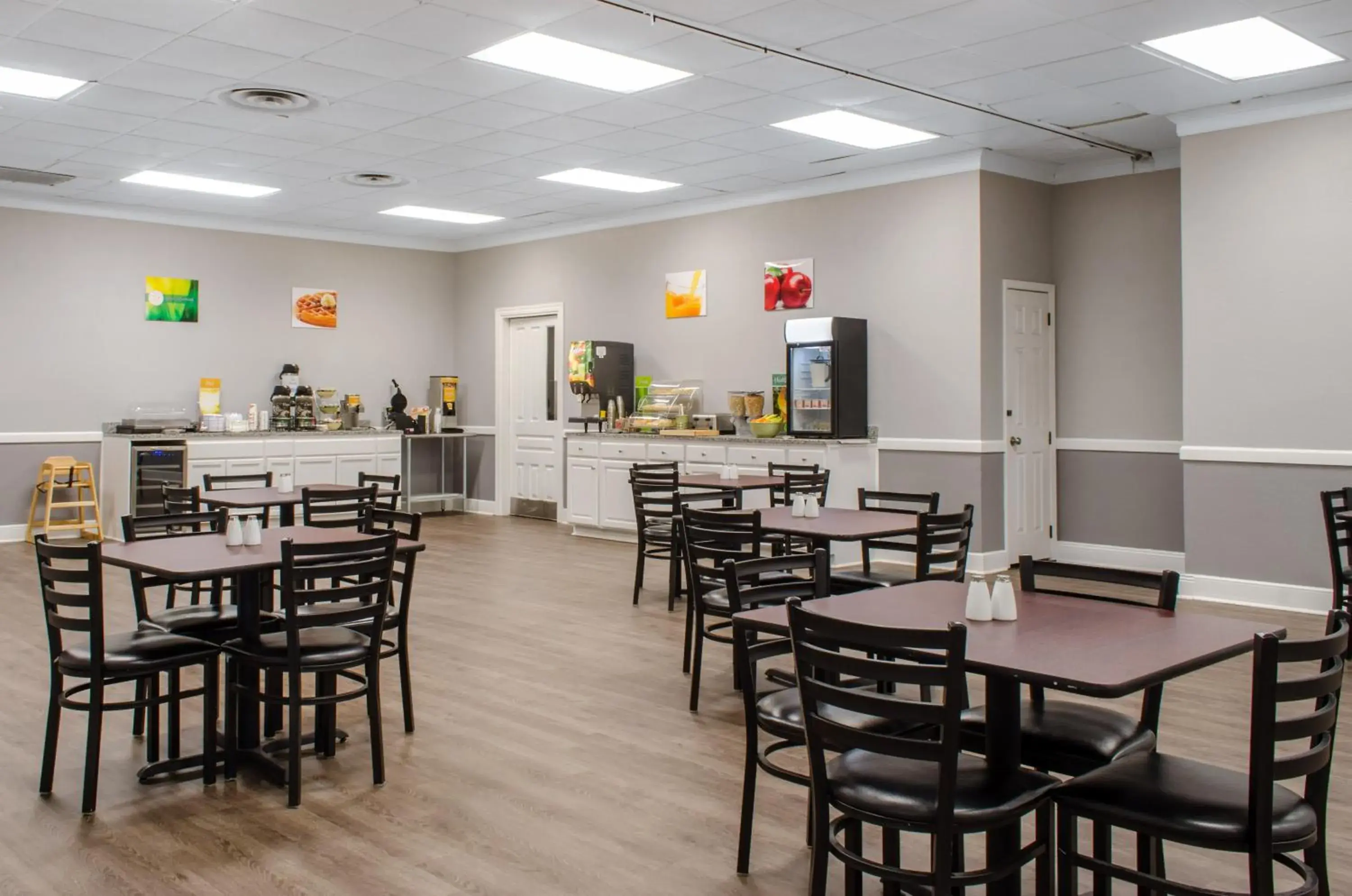 Restaurant/Places to Eat in Quality Inn & Suites