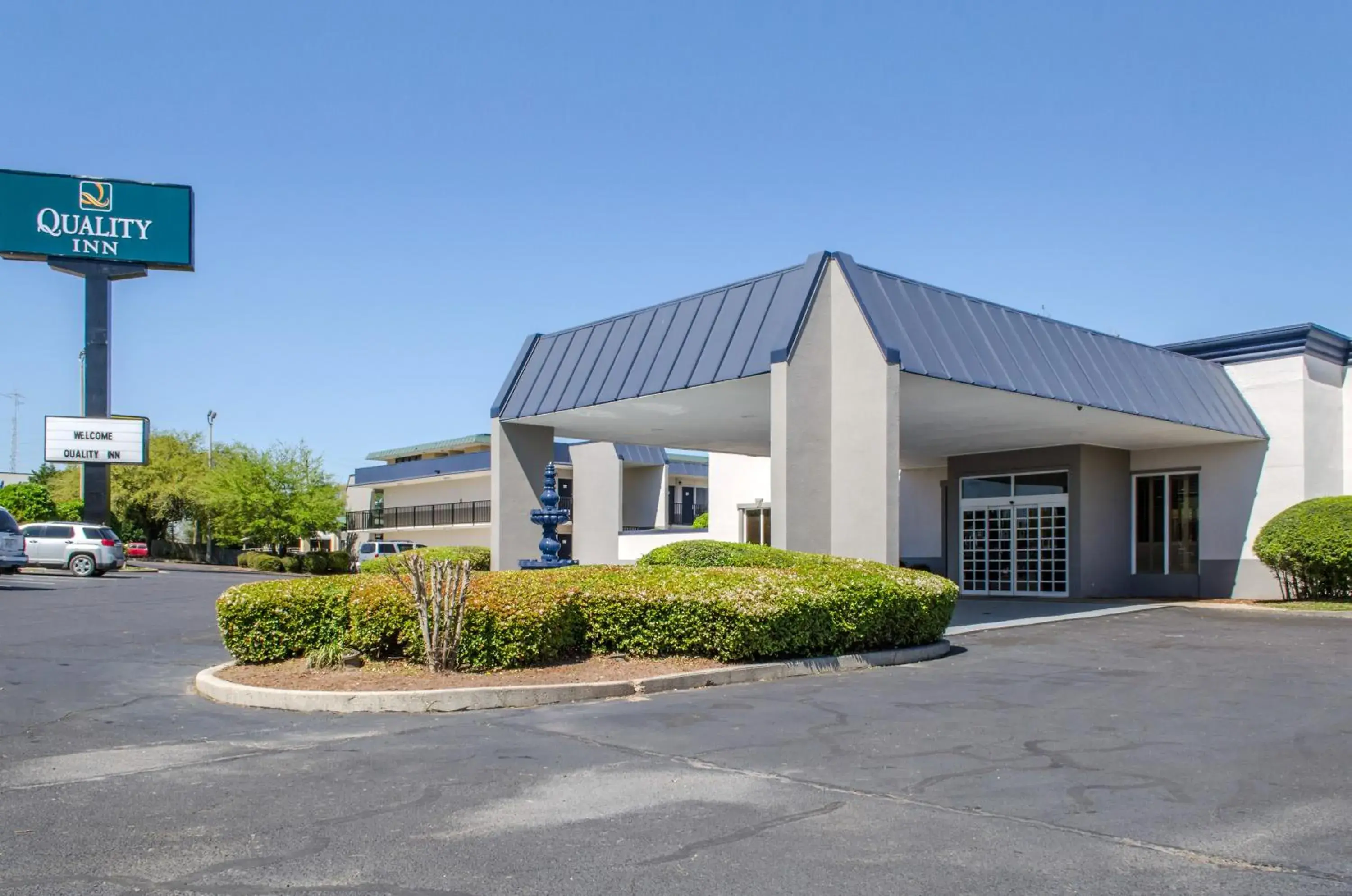 Property Building in Quality Inn & Suites