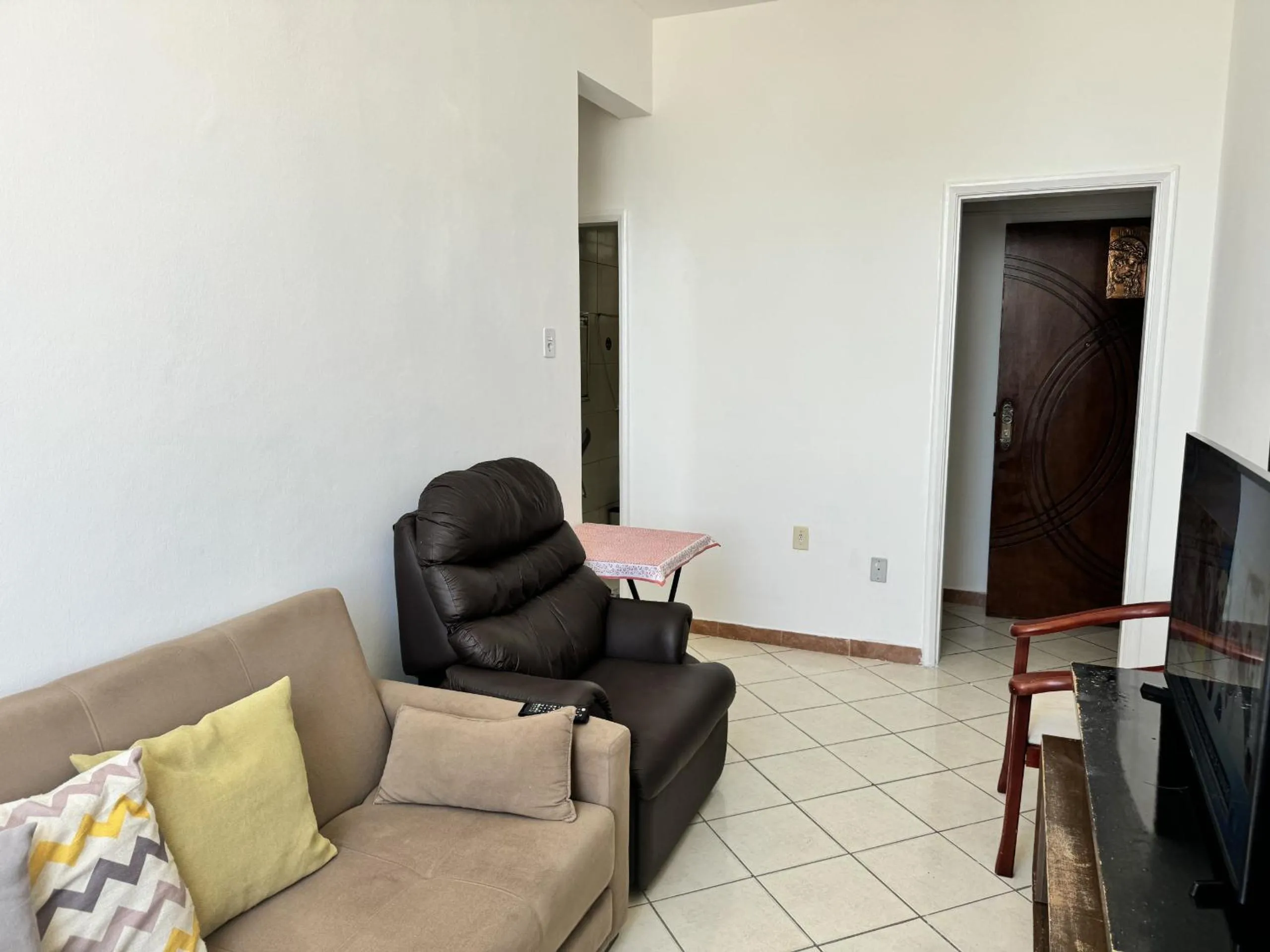 Communal lounge/ TV room in Refugio em Salvador com vista para o mar - Salvador