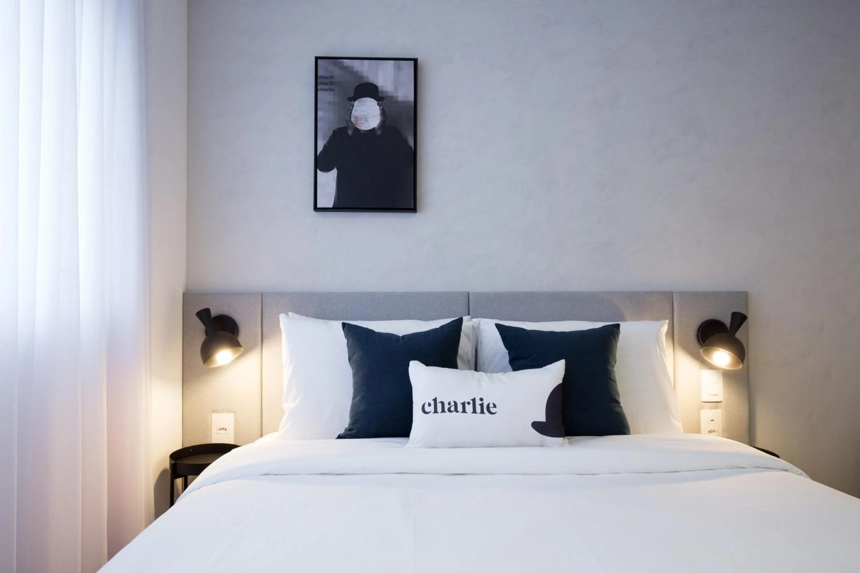 Bed in Charlie The Arch Moinhos
