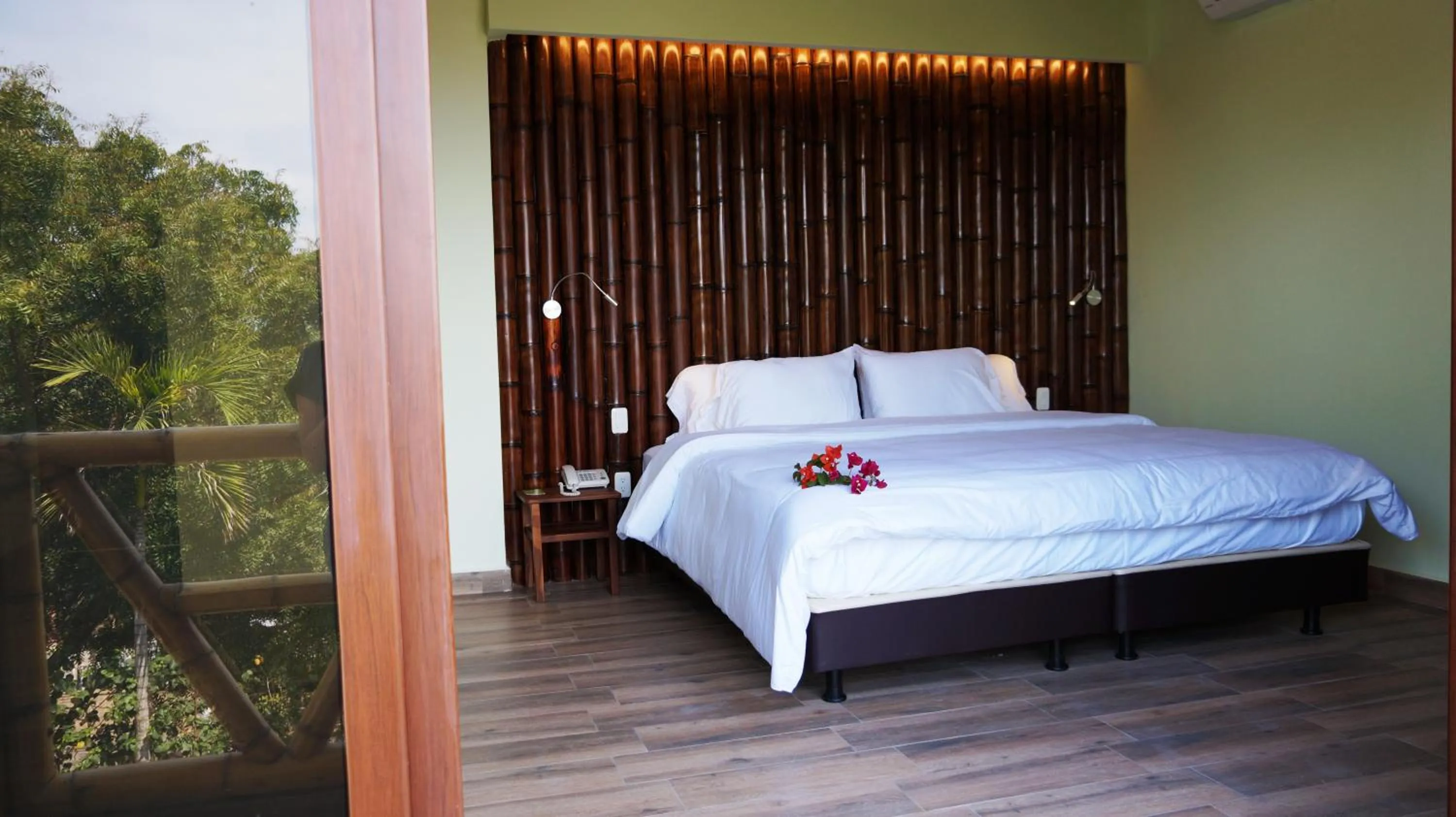 Bed in Nativa Bambu Ecolodge