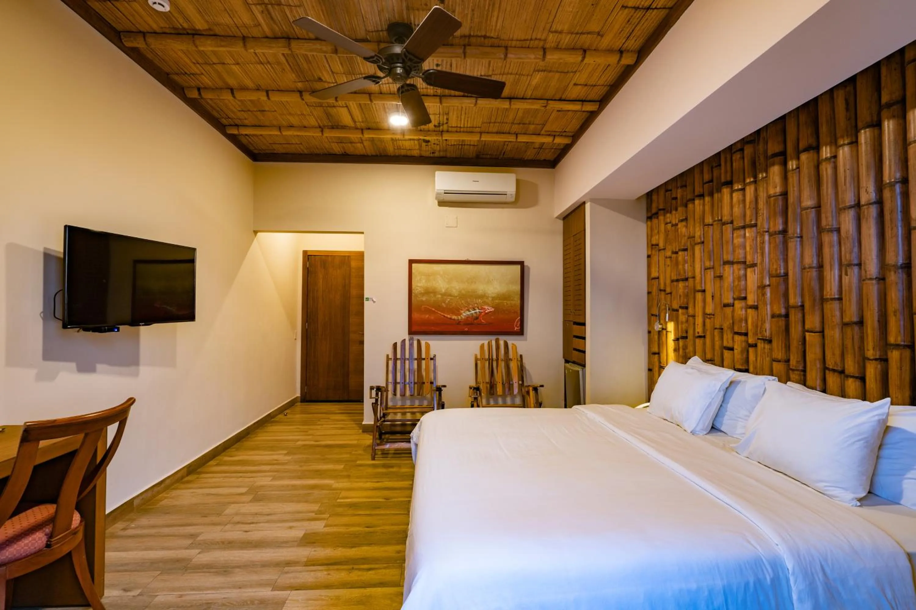 Photo of the whole room in Nativa Bambu Ecolodge