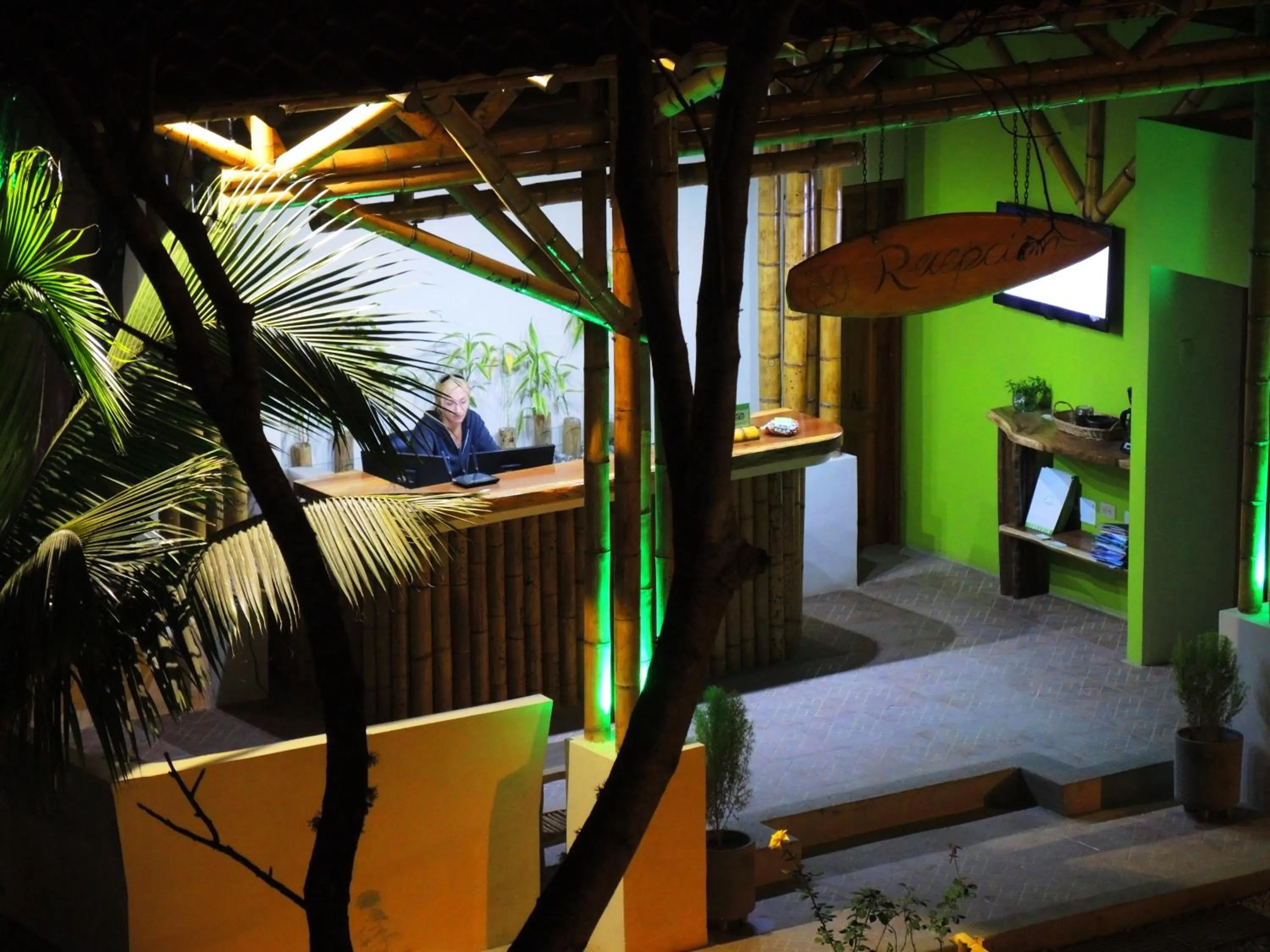 Staff in Nativa Bambu Ecolodge