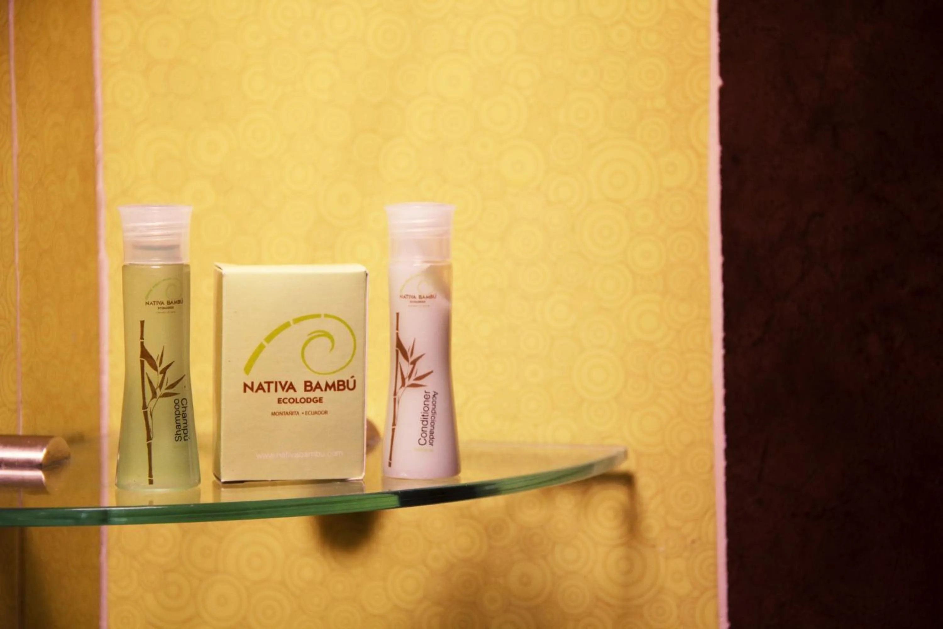 Shower in Nativa Bambu Ecolodge