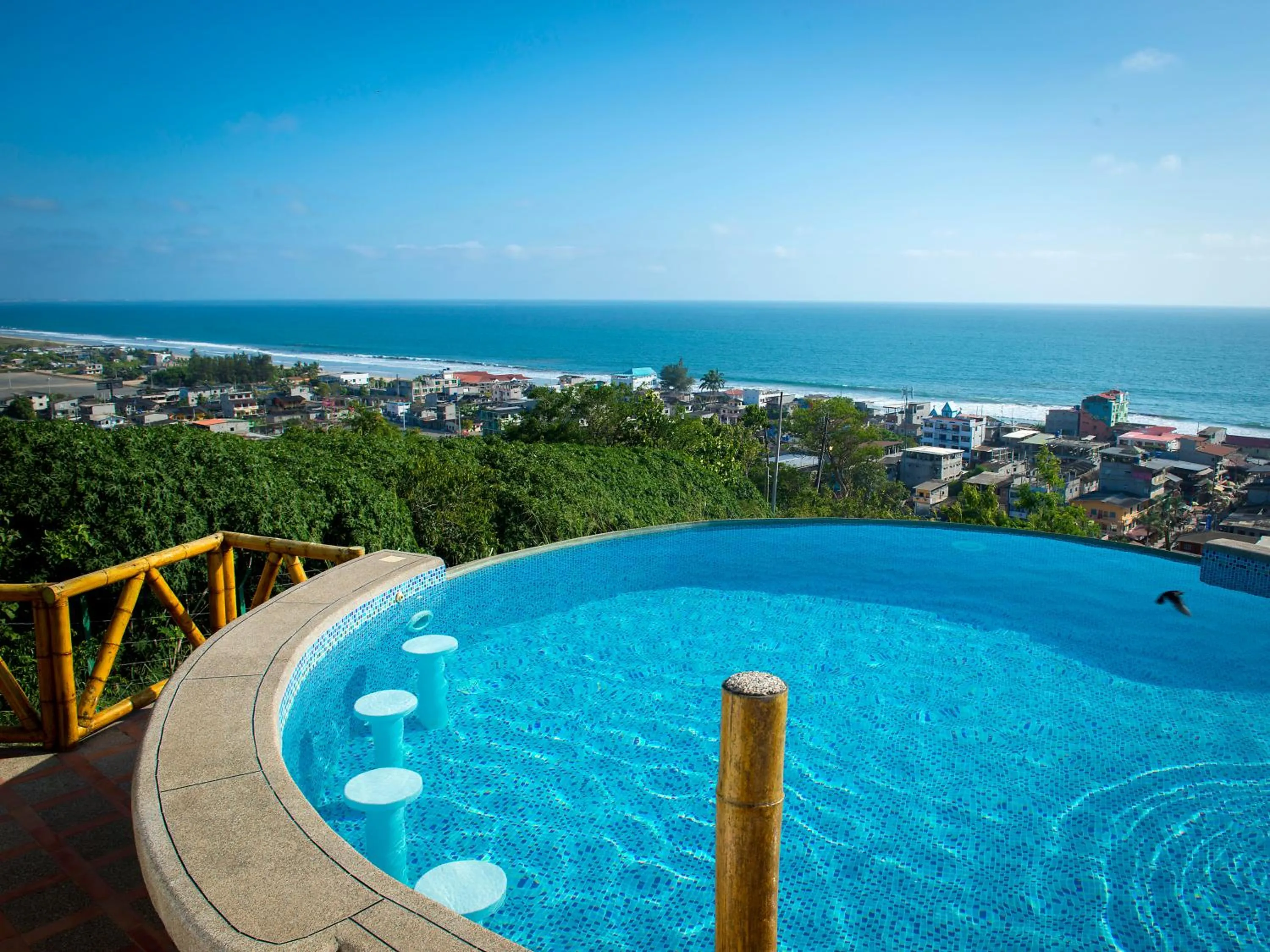 Pool view in Nativa Bambu Ecolodge