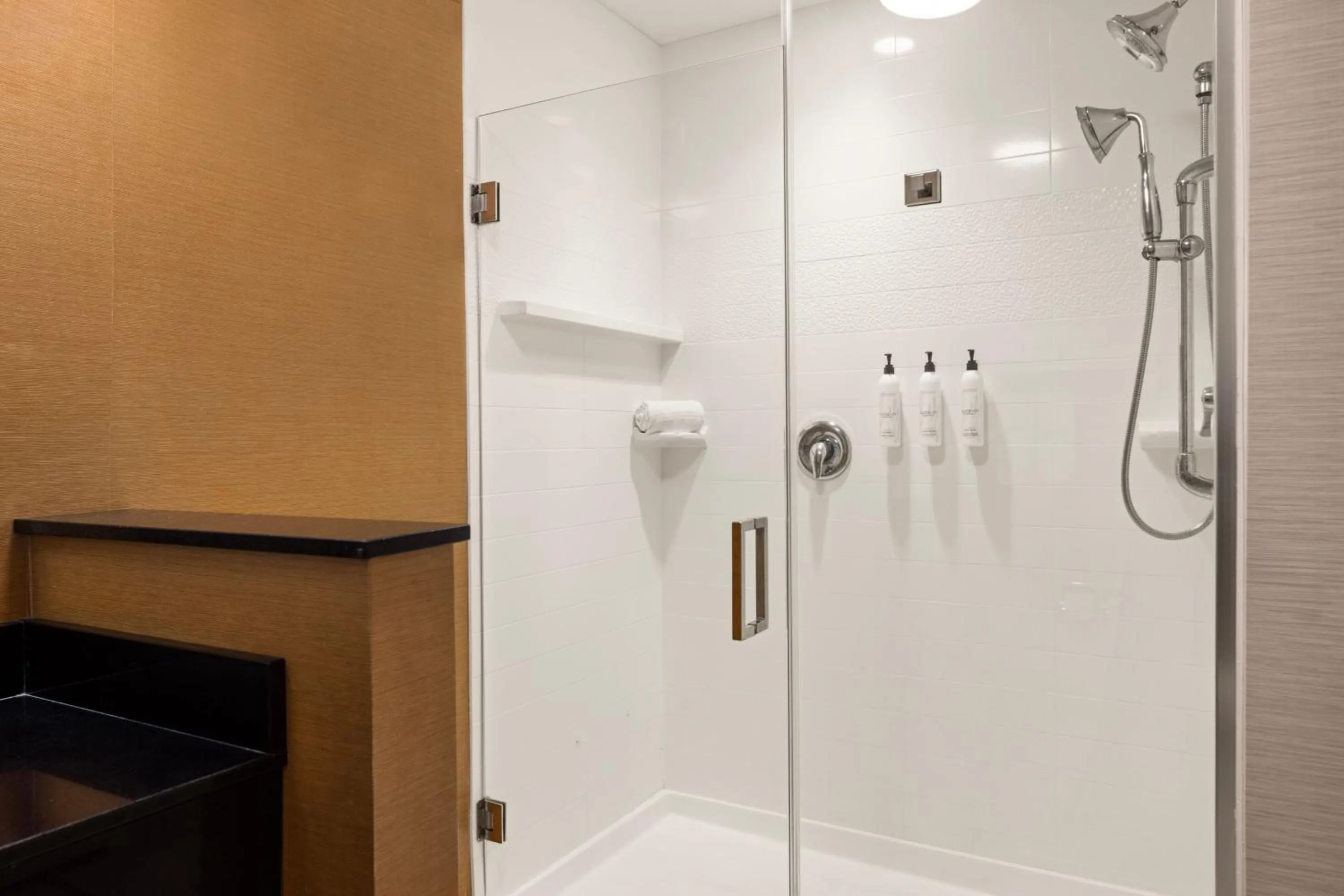 Bathroom in Fairfield Inn & Suites by Marriott Waterloo Cedar Falls