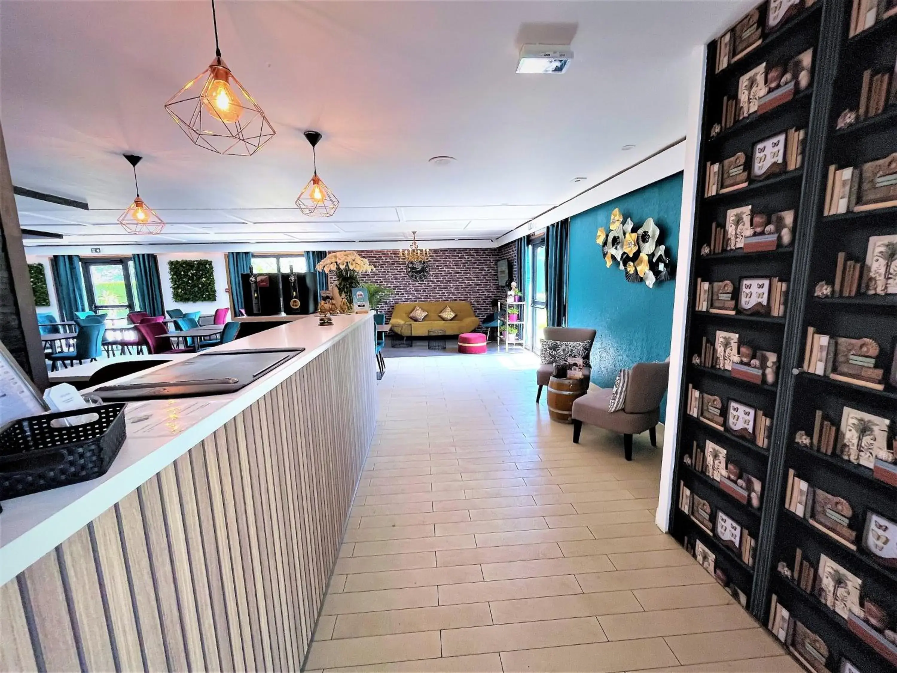 Hôtel Restaurant Kyriad de Péronne Hôtel Restaurant Kyriad de Péronne