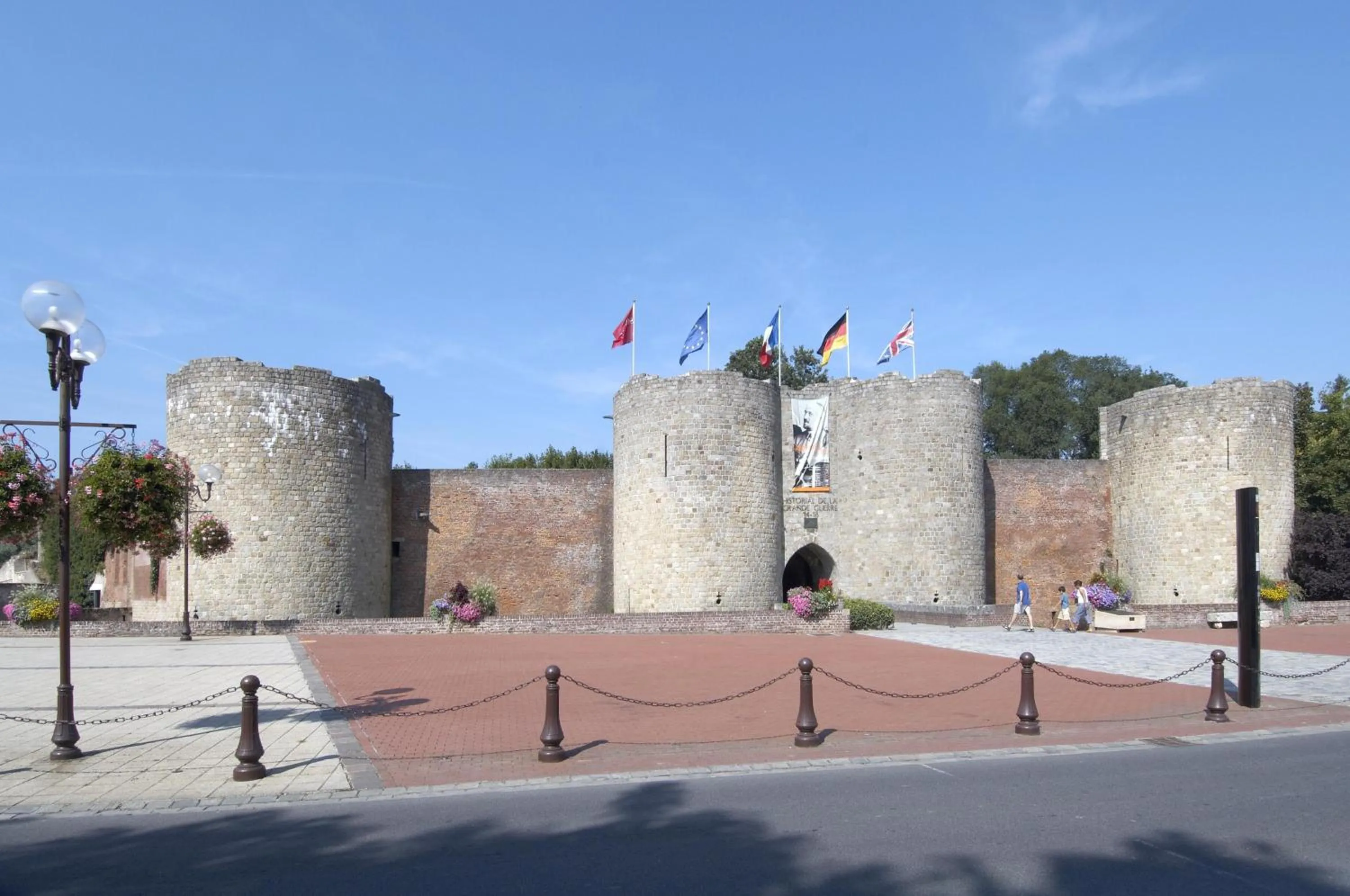 Area and facilities in Hôtel Restaurant Kyriad de Péronne