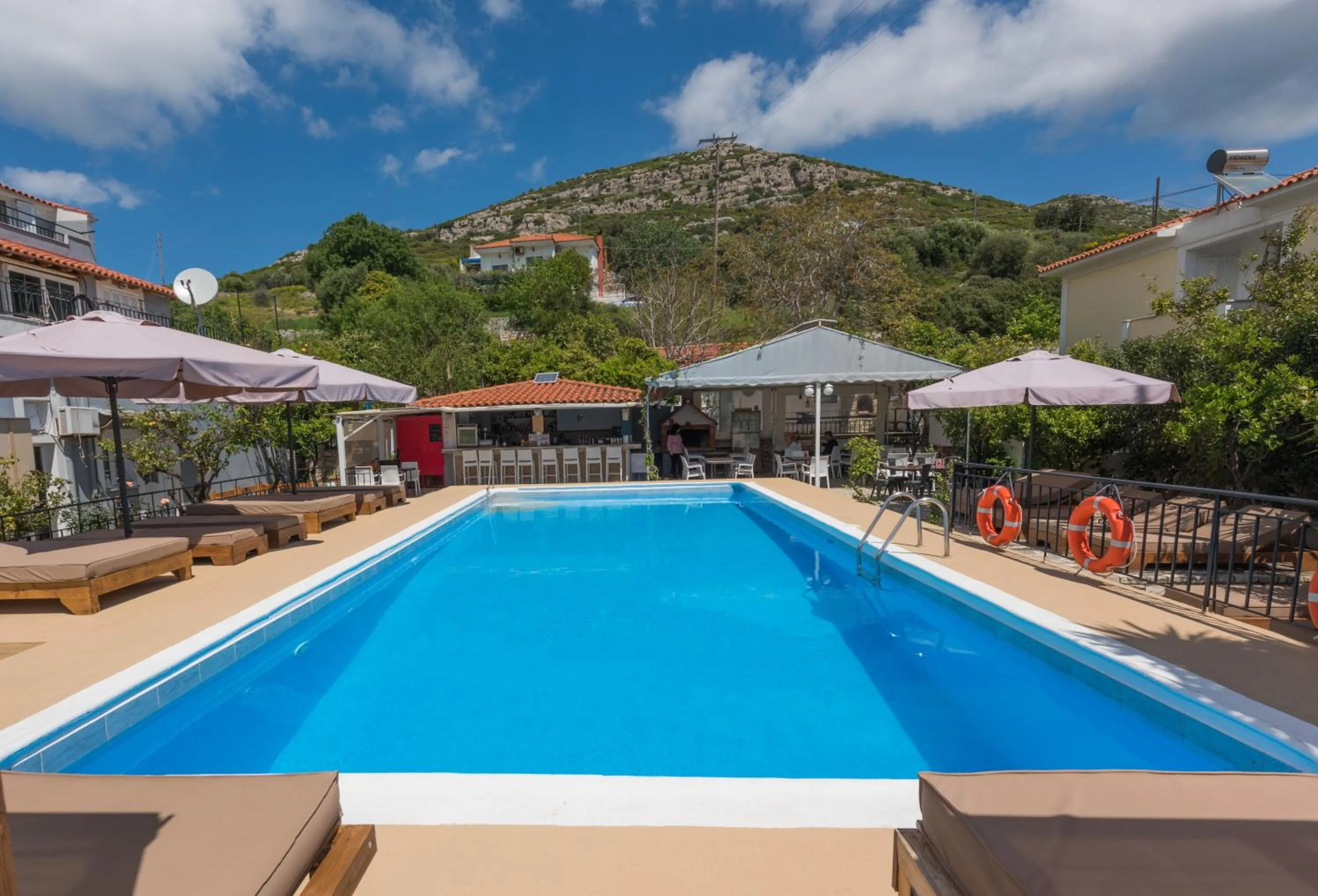 Swimming pool in Anthis Studios