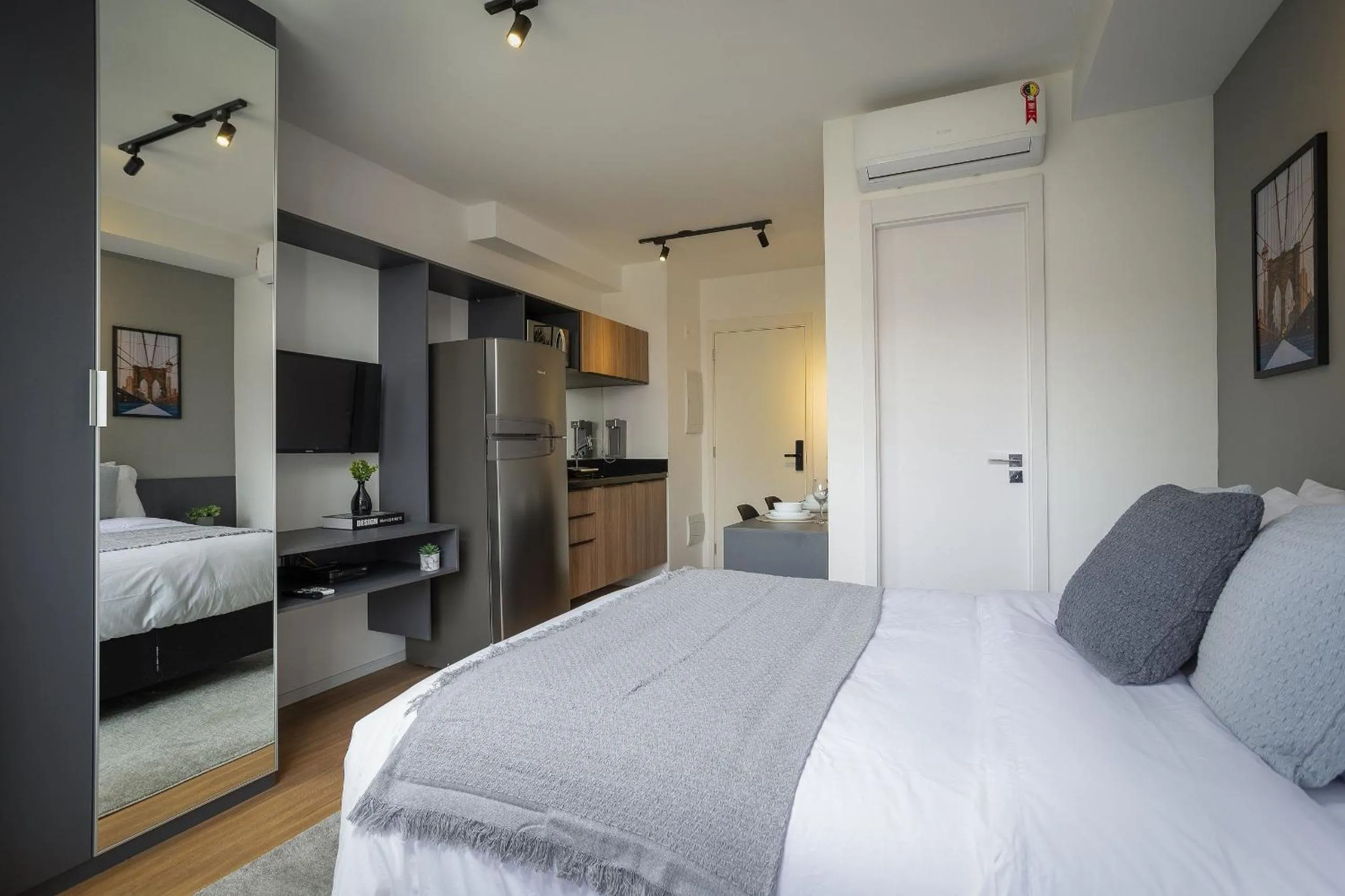 Bedroom, Bed in Ventura Pinheiros