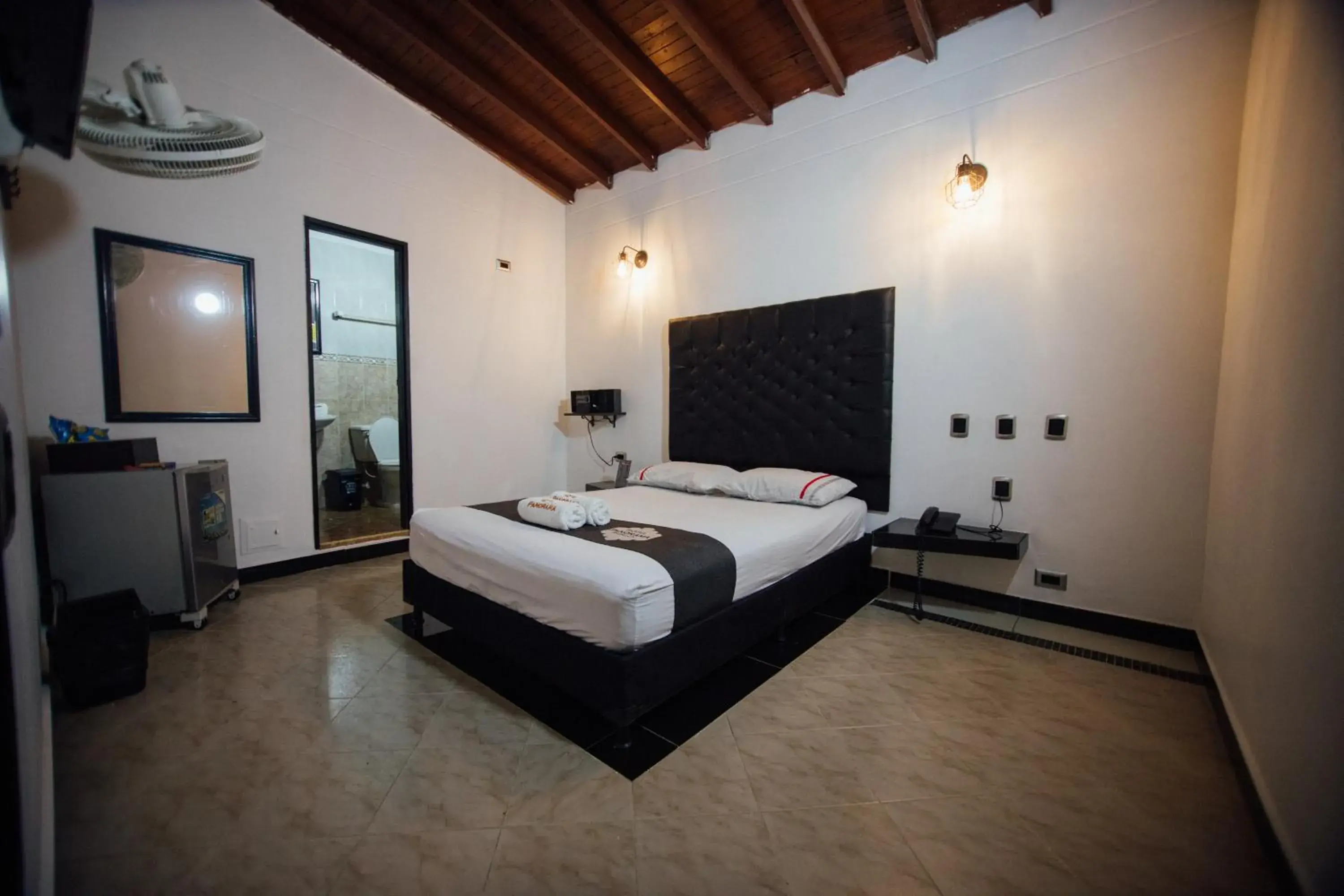 Double Room with Private Bathroom in Hotel Panorama Medellín Double Room with Private Bathroom in Hotel Panorama Medellín