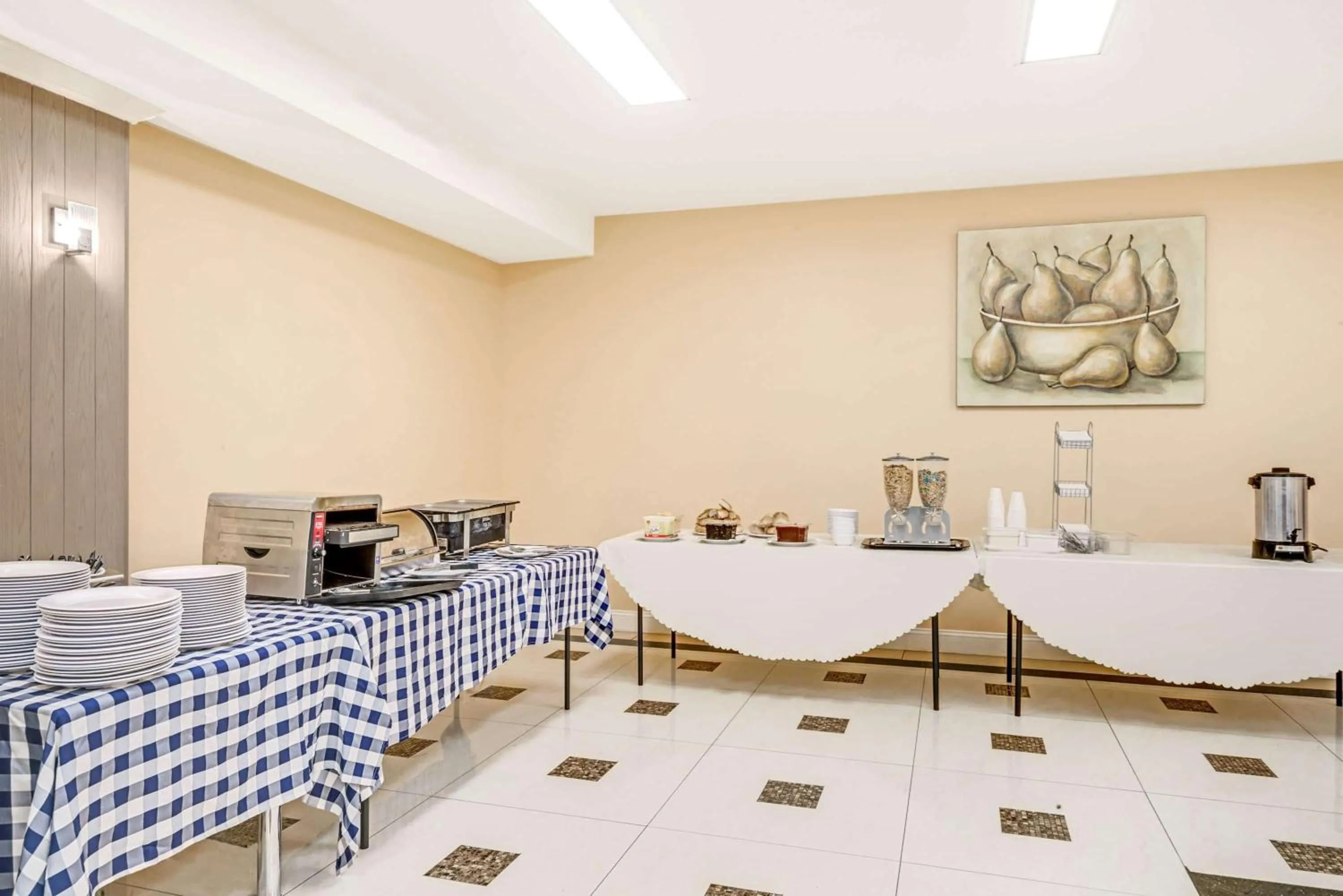 Restaurant/places to eat in Romana Hotel - NYC