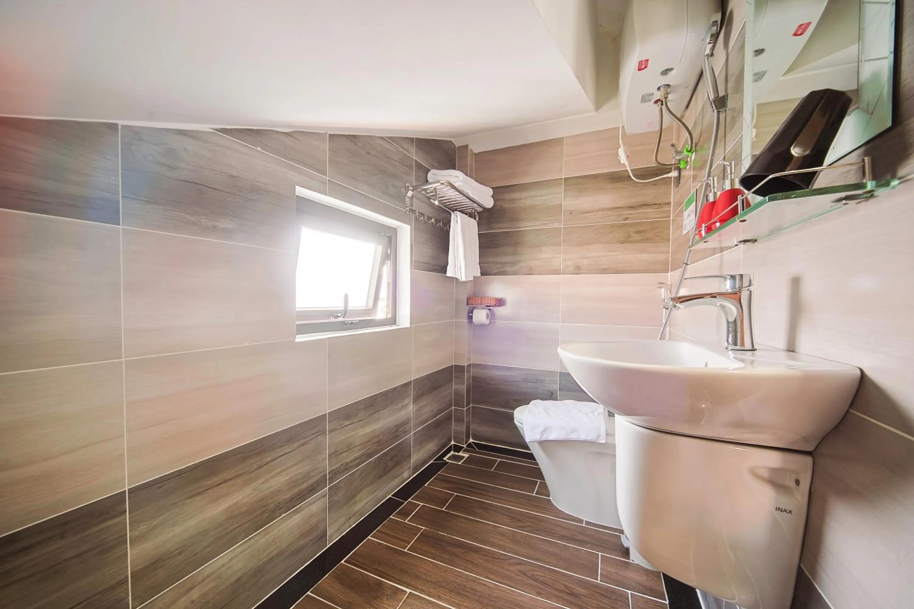 Bathroom in Cherry Hotel 2 Da Lat