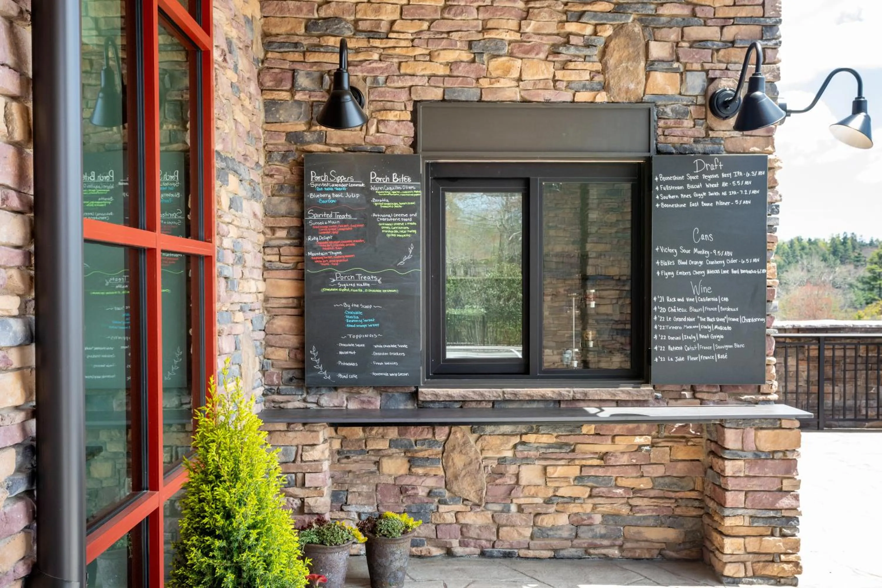 Restaurant/places to eat in The Embers Hotel