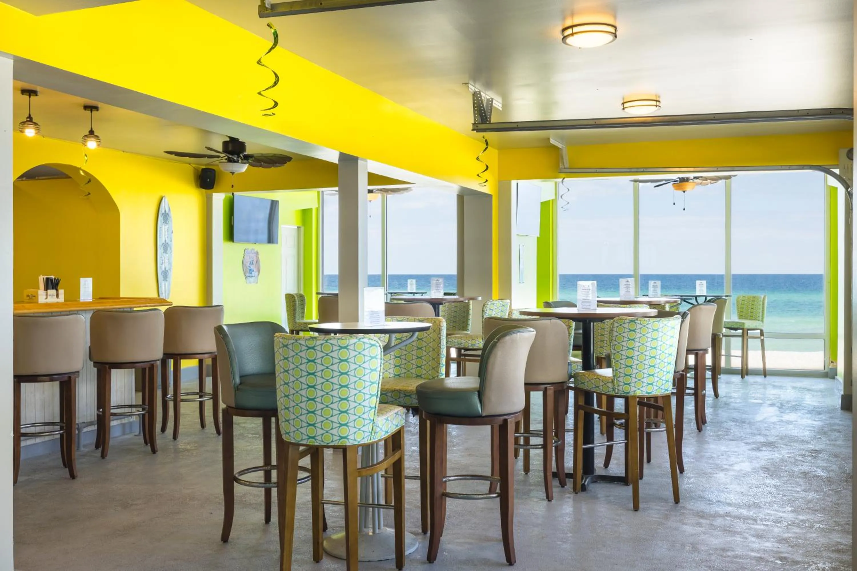 Lounge or bar in Beachside Resort Panama City Beach