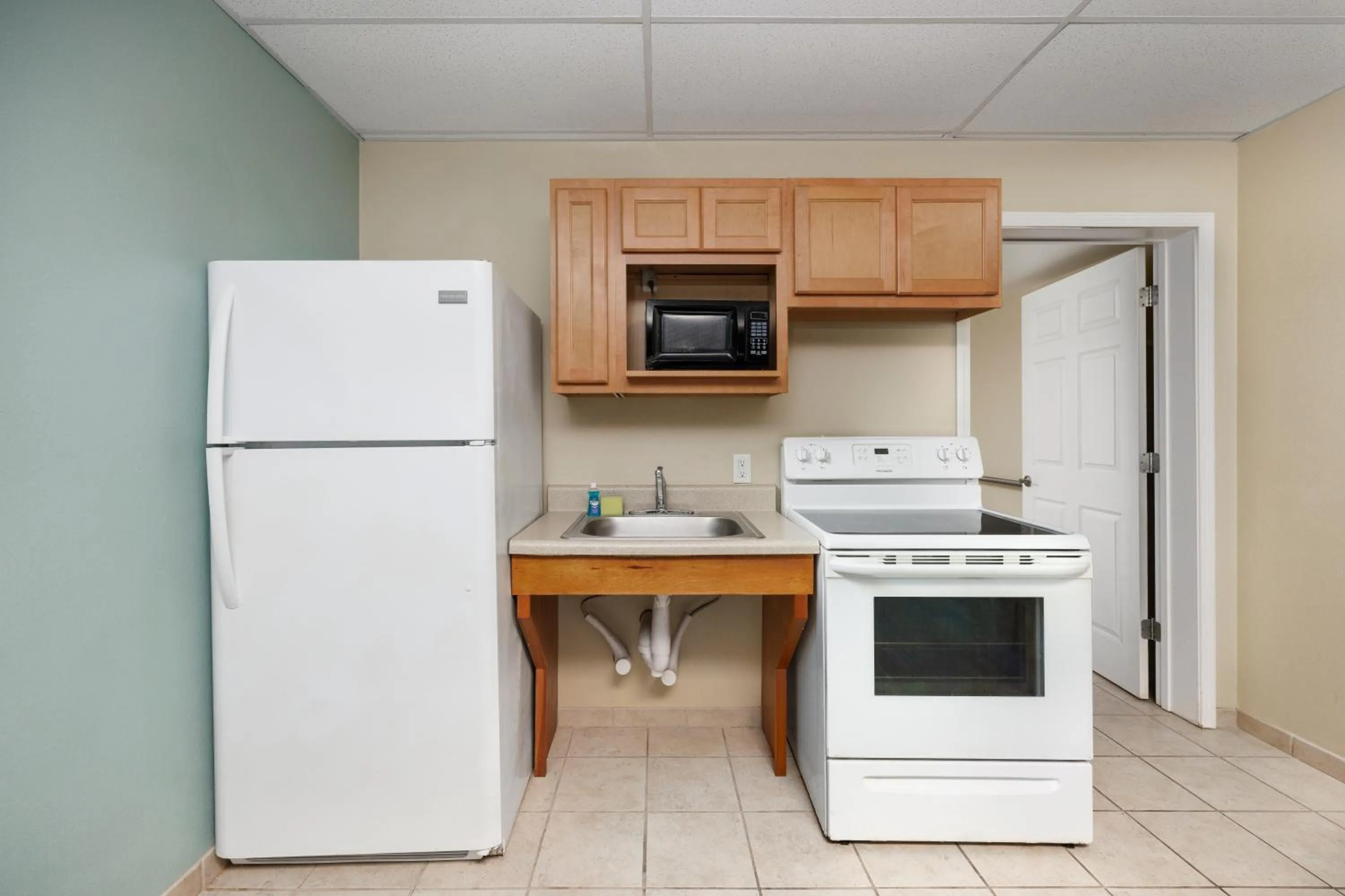 Kitchen or kitchenette in Beachside Resort Panama City Beach