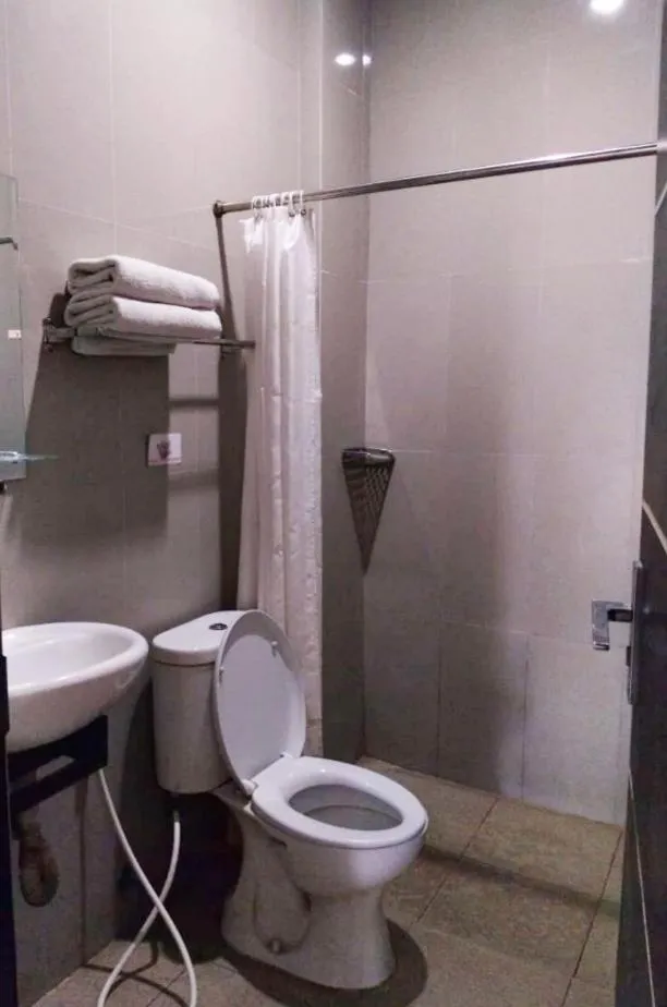 KHARIZ HOTEL