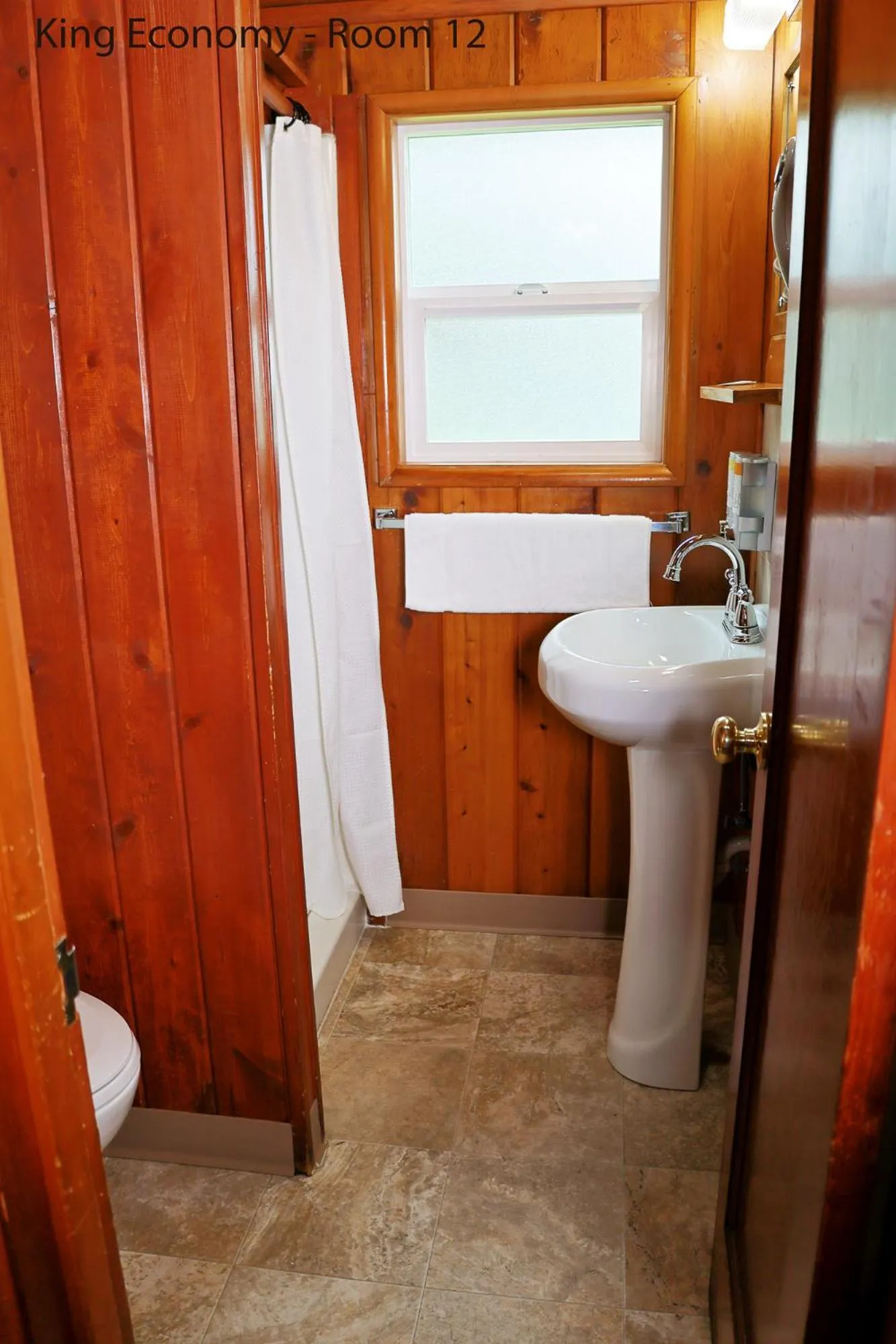 Shower in Park Motel and Cabins