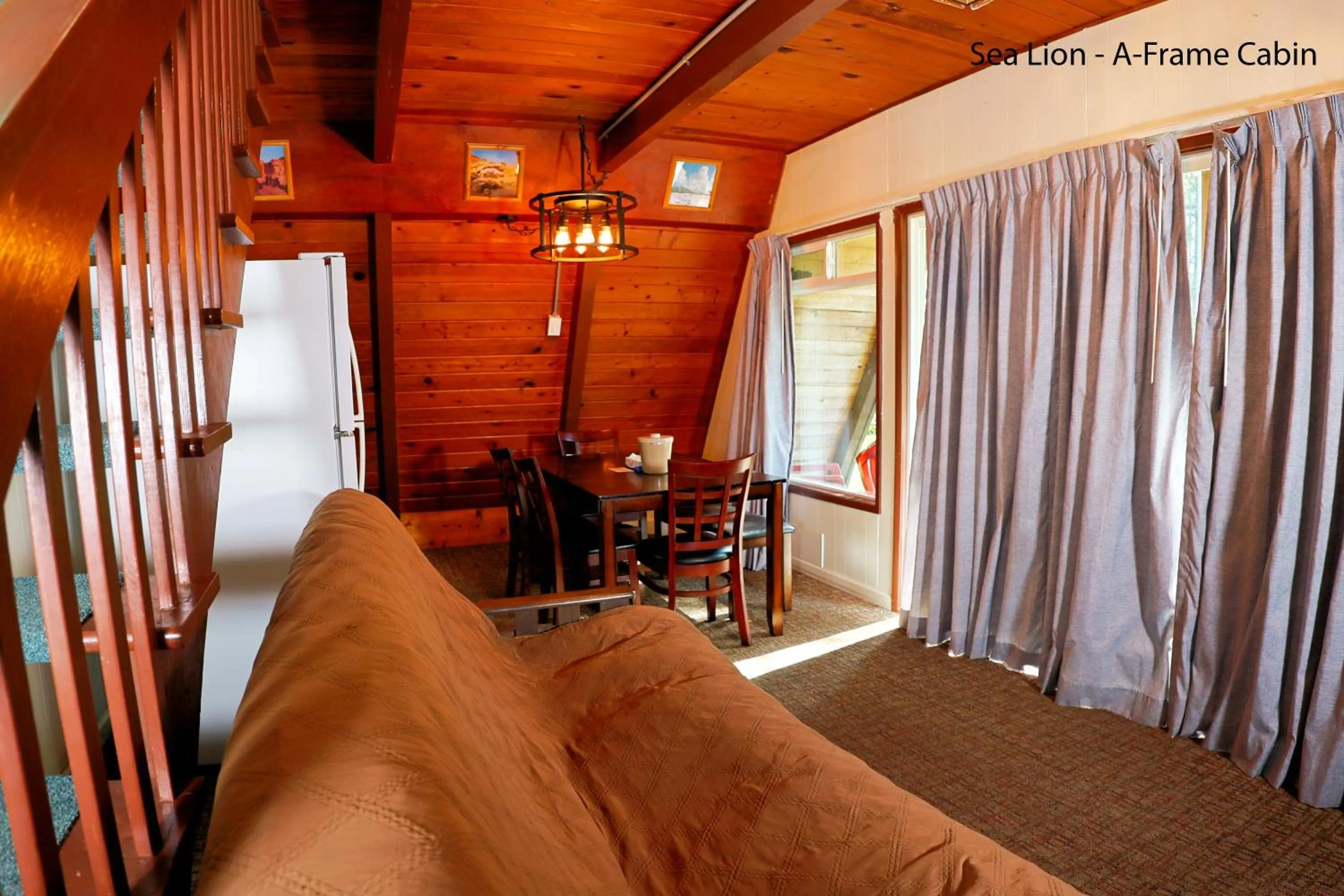 Living room in Park Motel and Cabins