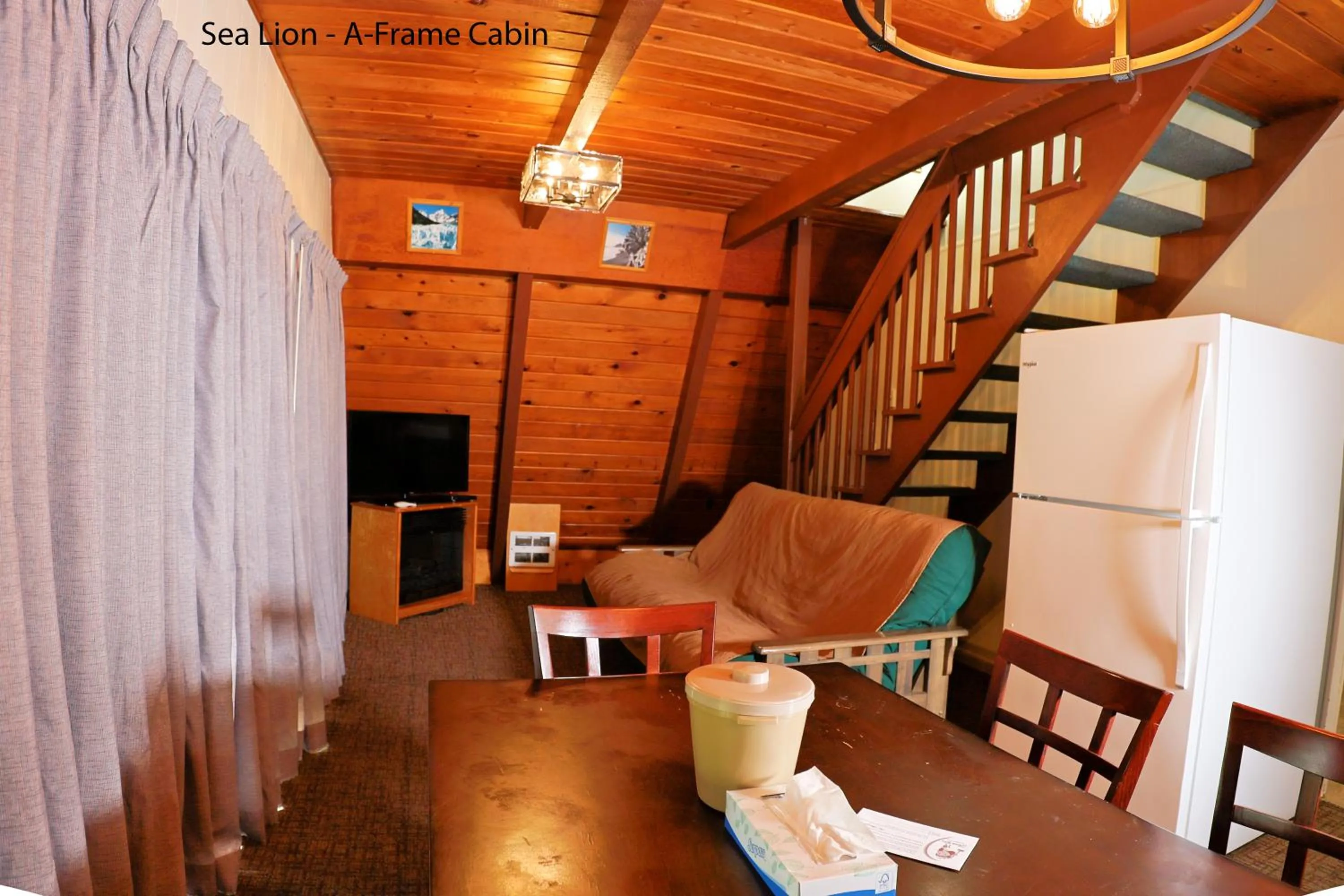 Living room in Park Motel and Cabins