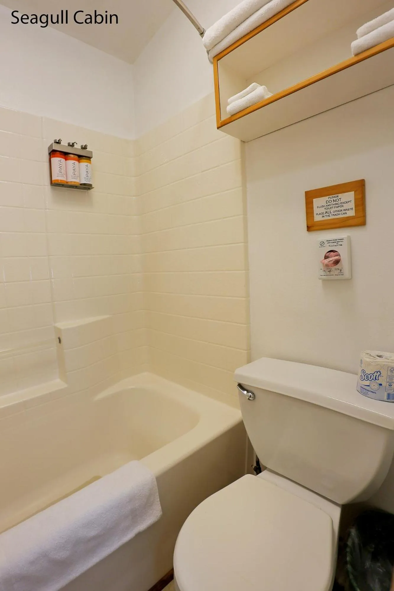 Bathroom in Park Motel and Cabins