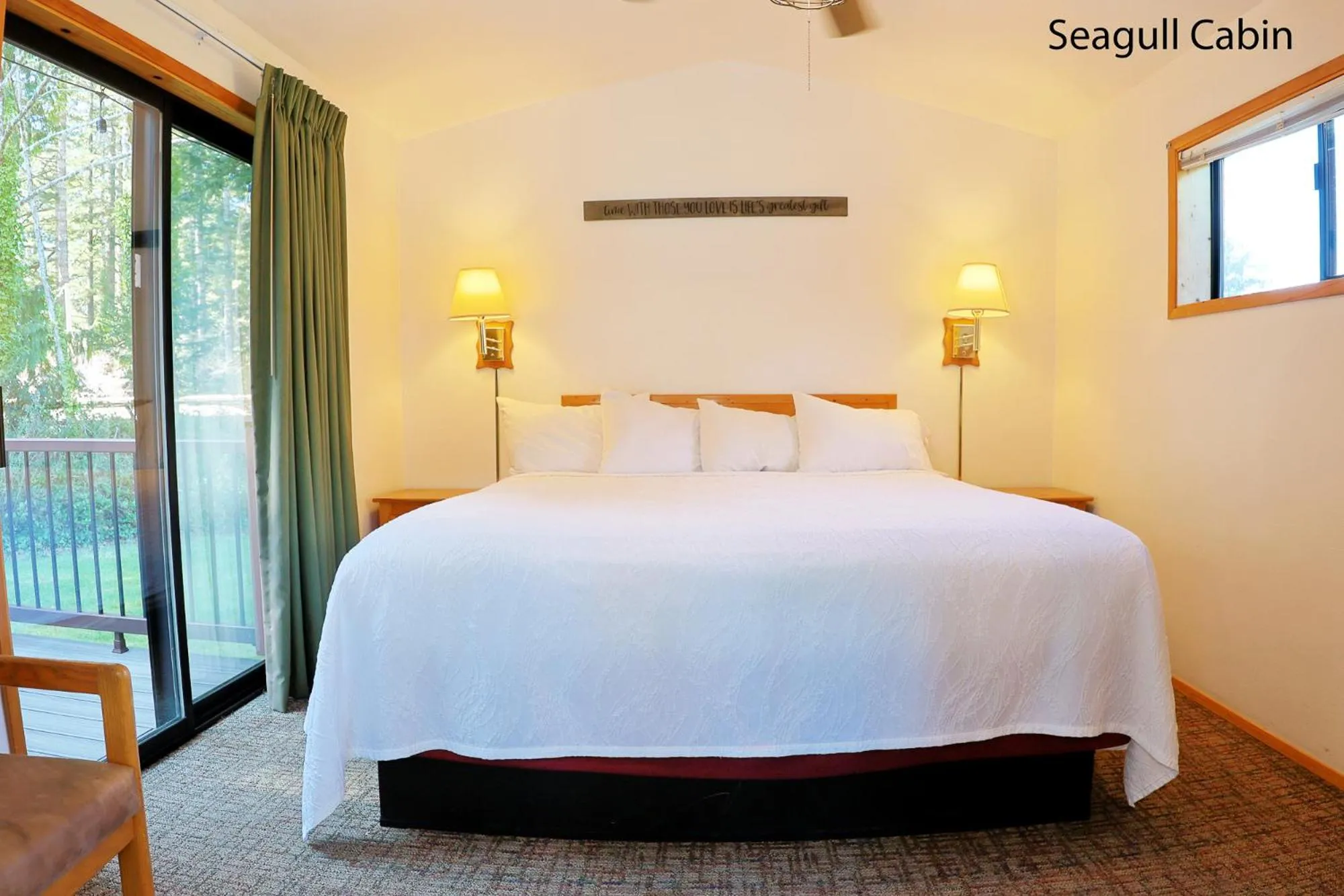 Bed in Park Motel and Cabins