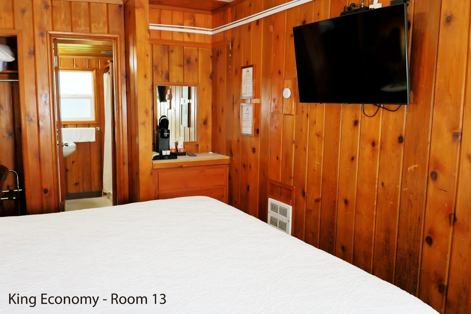 TV and multimedia, Bed in Park Motel and Cabins