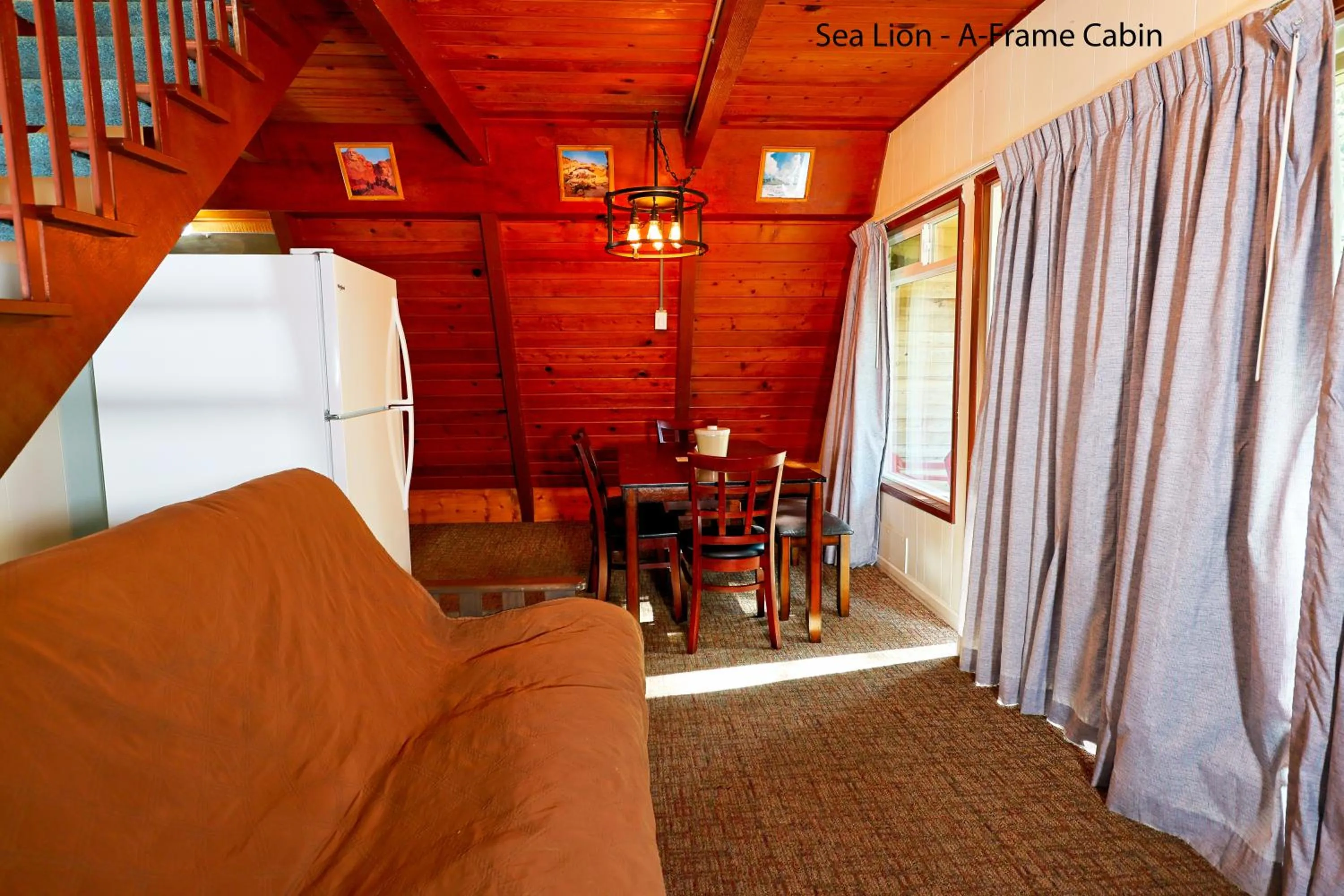 Living room in Park Motel and Cabins