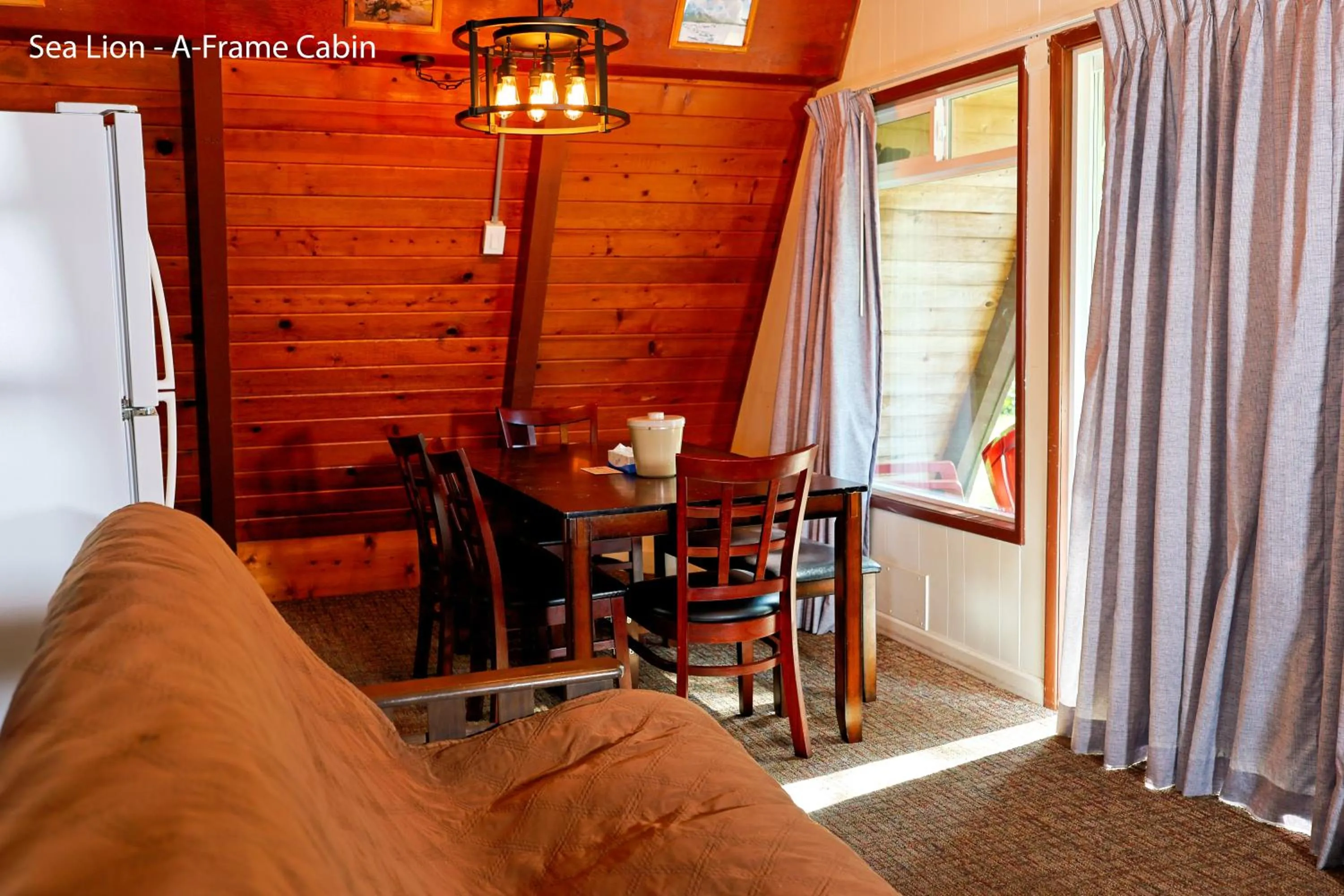 Living room in Park Motel and Cabins