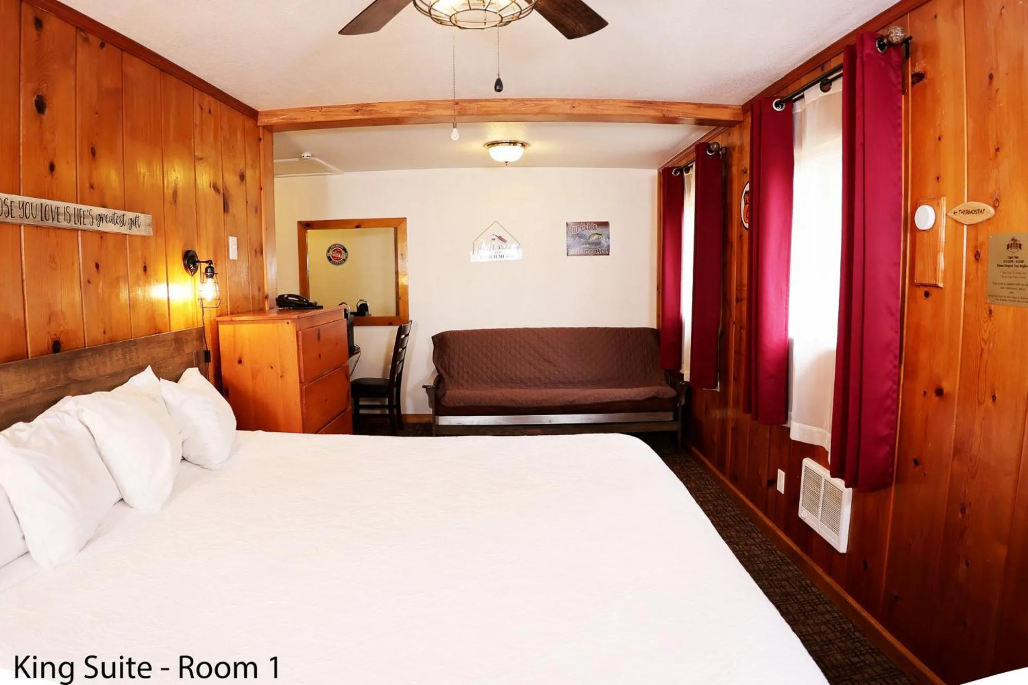 Bedroom, Bed in Park Motel and Cabins