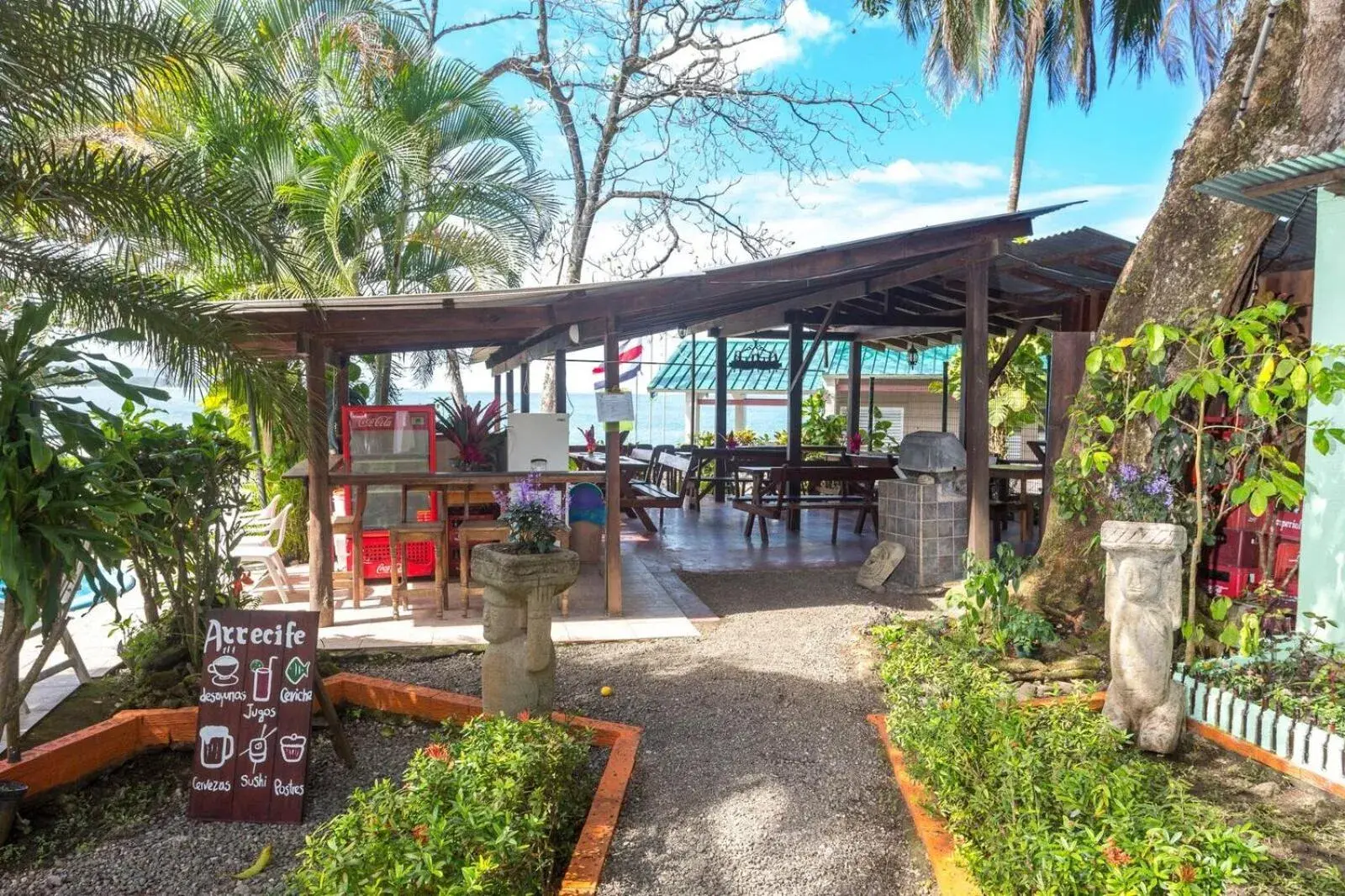 Restaurant/places to eat in Cabinas Arrecife Restaurant/places to eat in Cabinas Arrecife