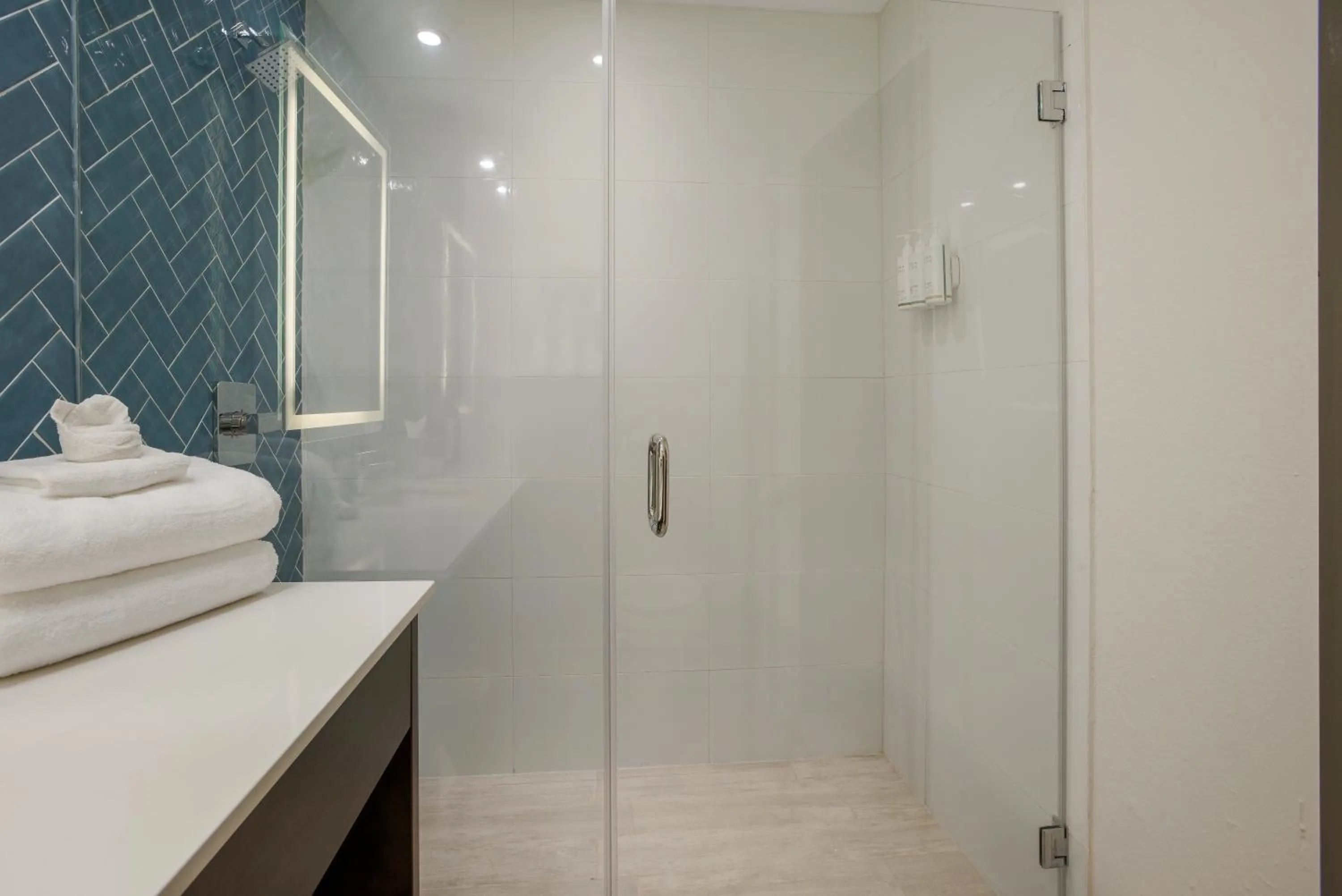 Shower in The Marco Hotel Lake Charles