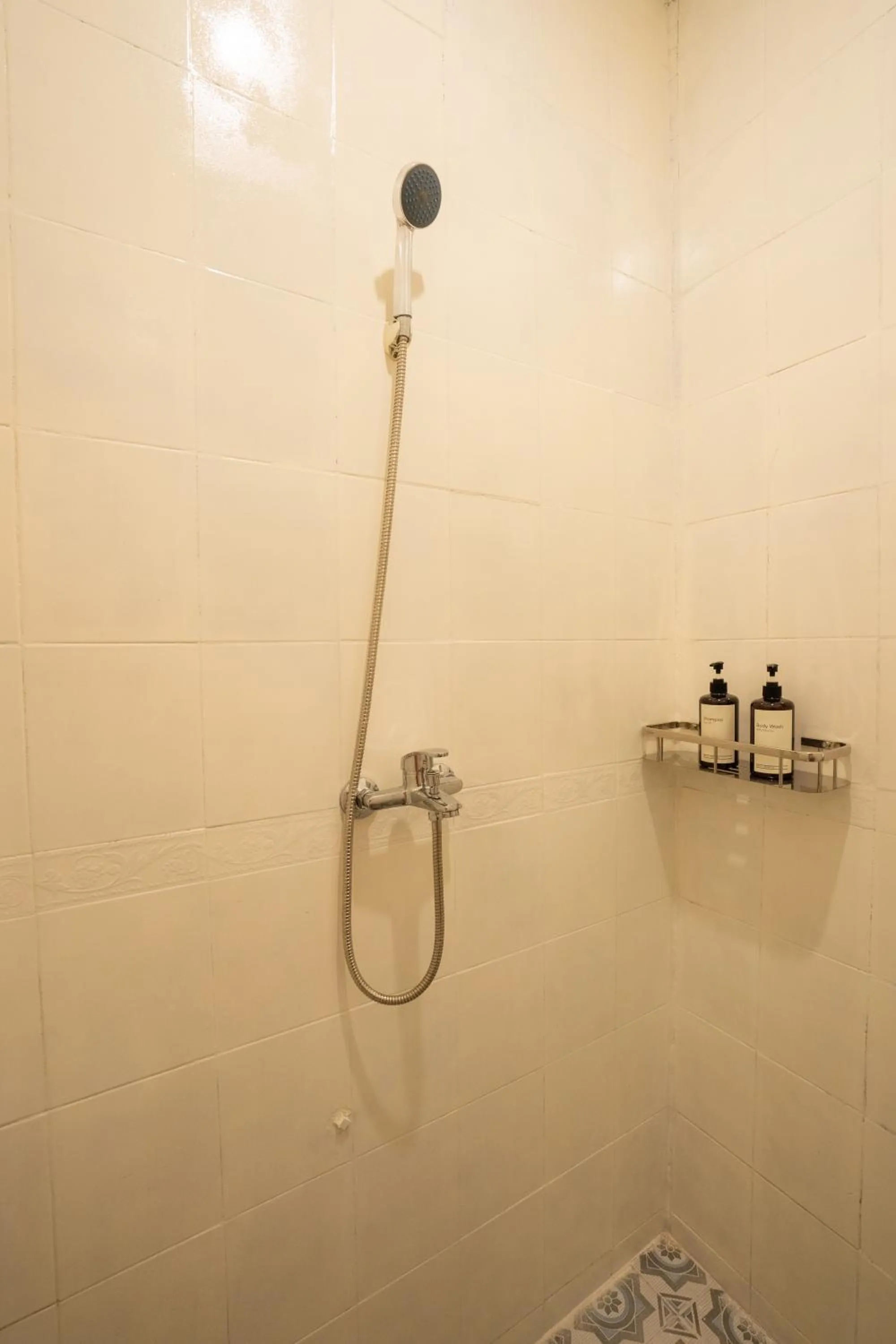 Shower in Alba Inn Sanur by SooBali