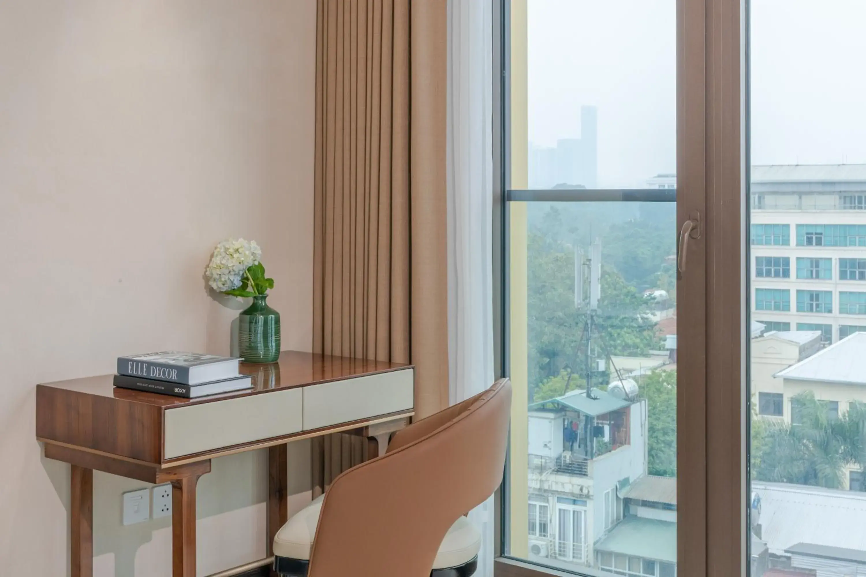 City view in The Five Suites Lilas City view in The Five Suites Lilas