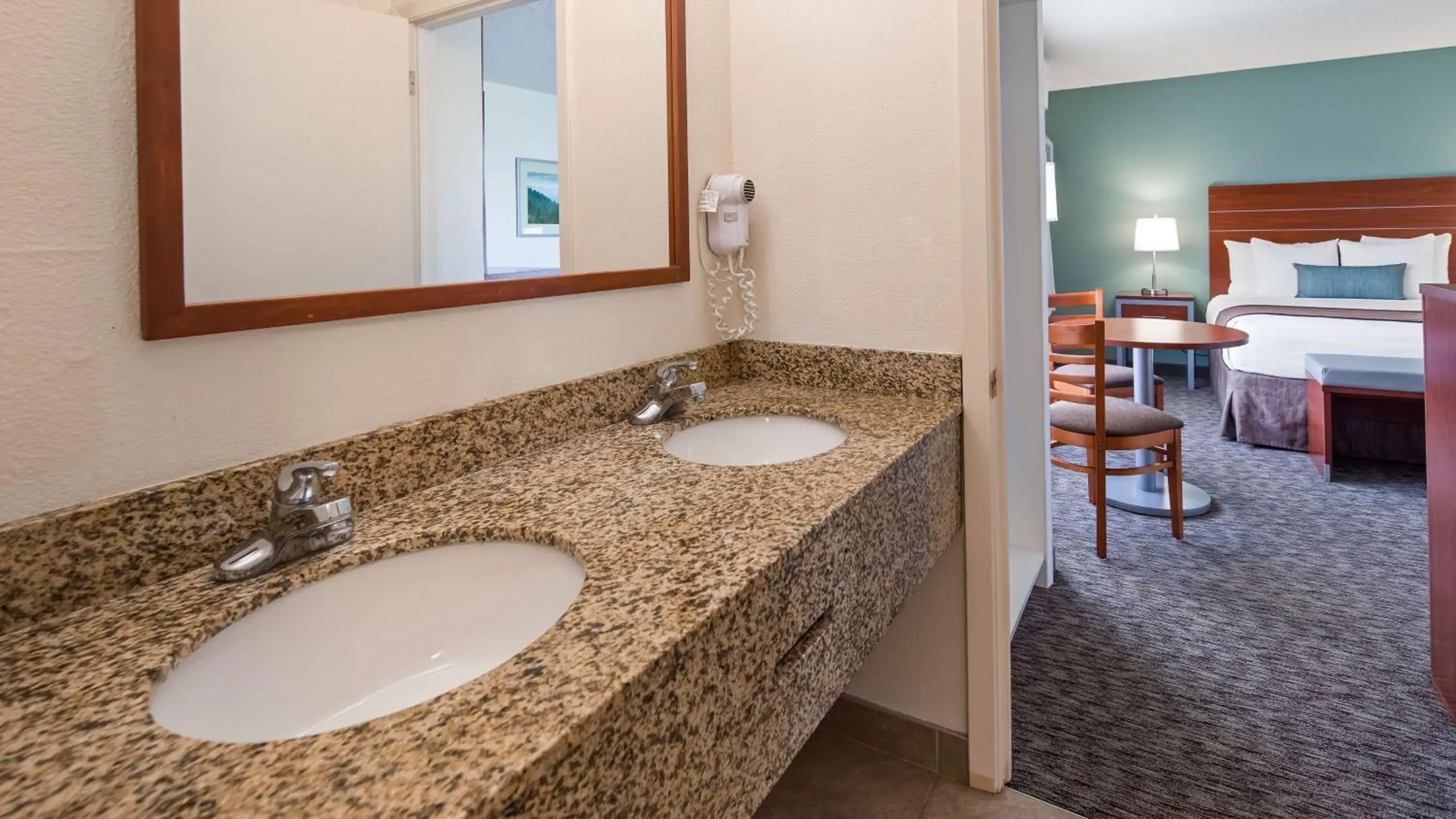 Photo of the whole room, Bathroom in Best Western Buffalo Ridge Inn