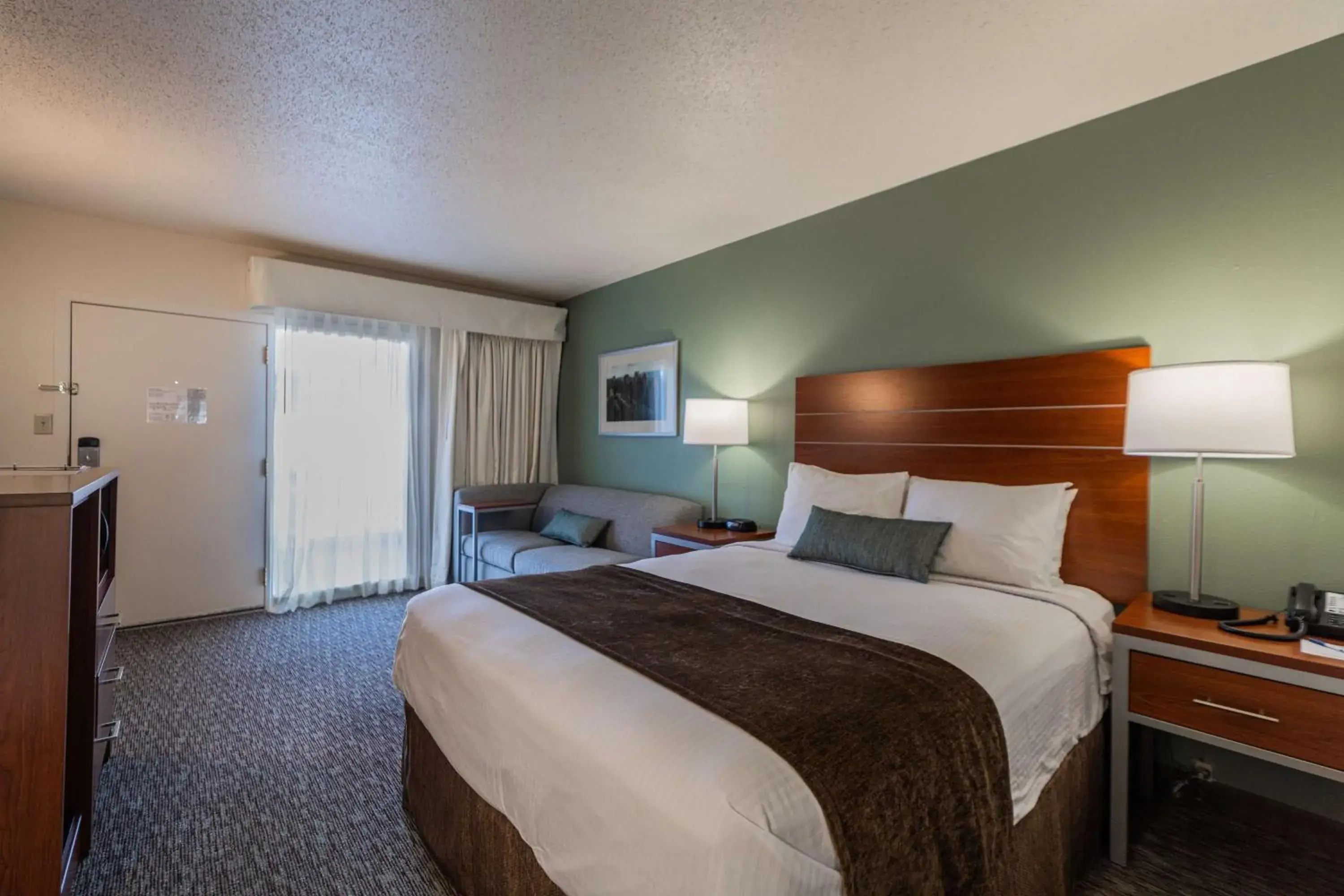 Photo of the whole room, Bed in Best Western Buffalo Ridge Inn