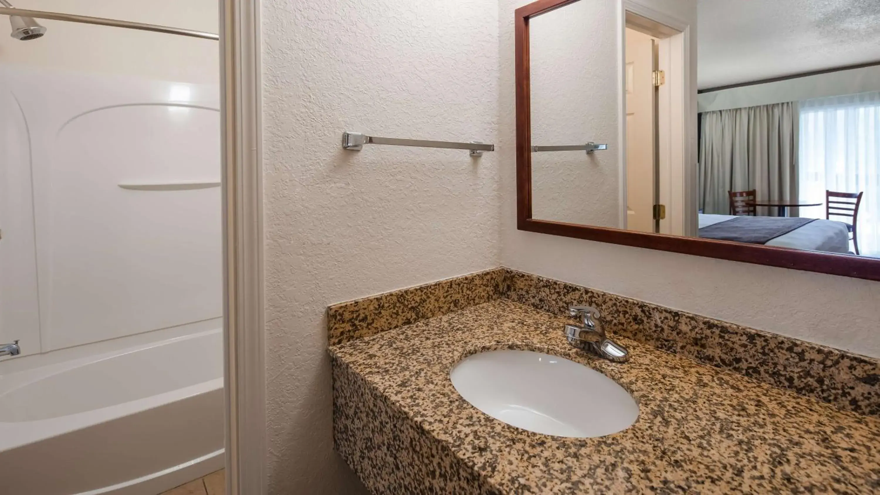 Photo of the whole room, Bathroom in Best Western Buffalo Ridge Inn