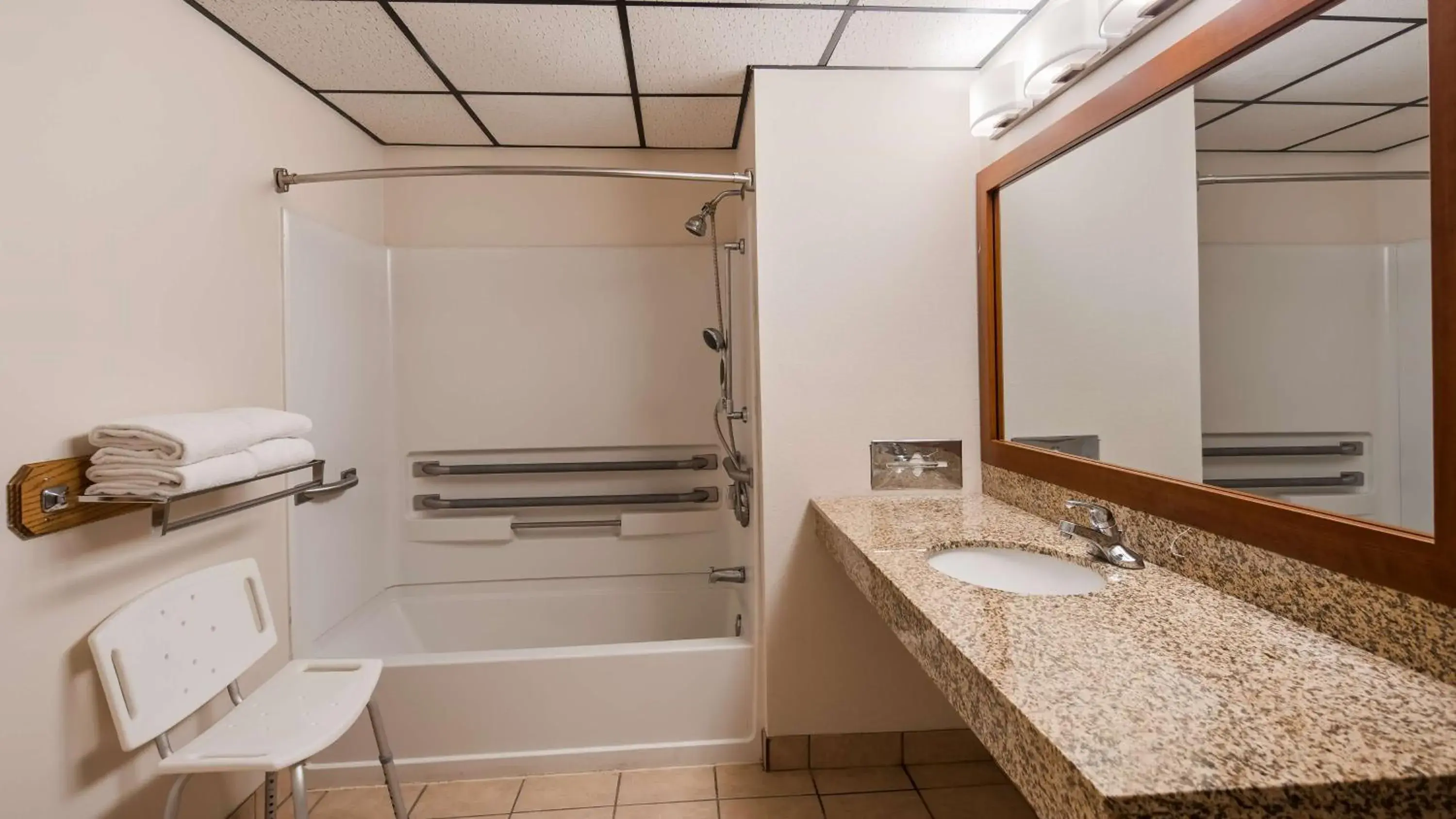 Bathroom in Best Western Buffalo Ridge Inn