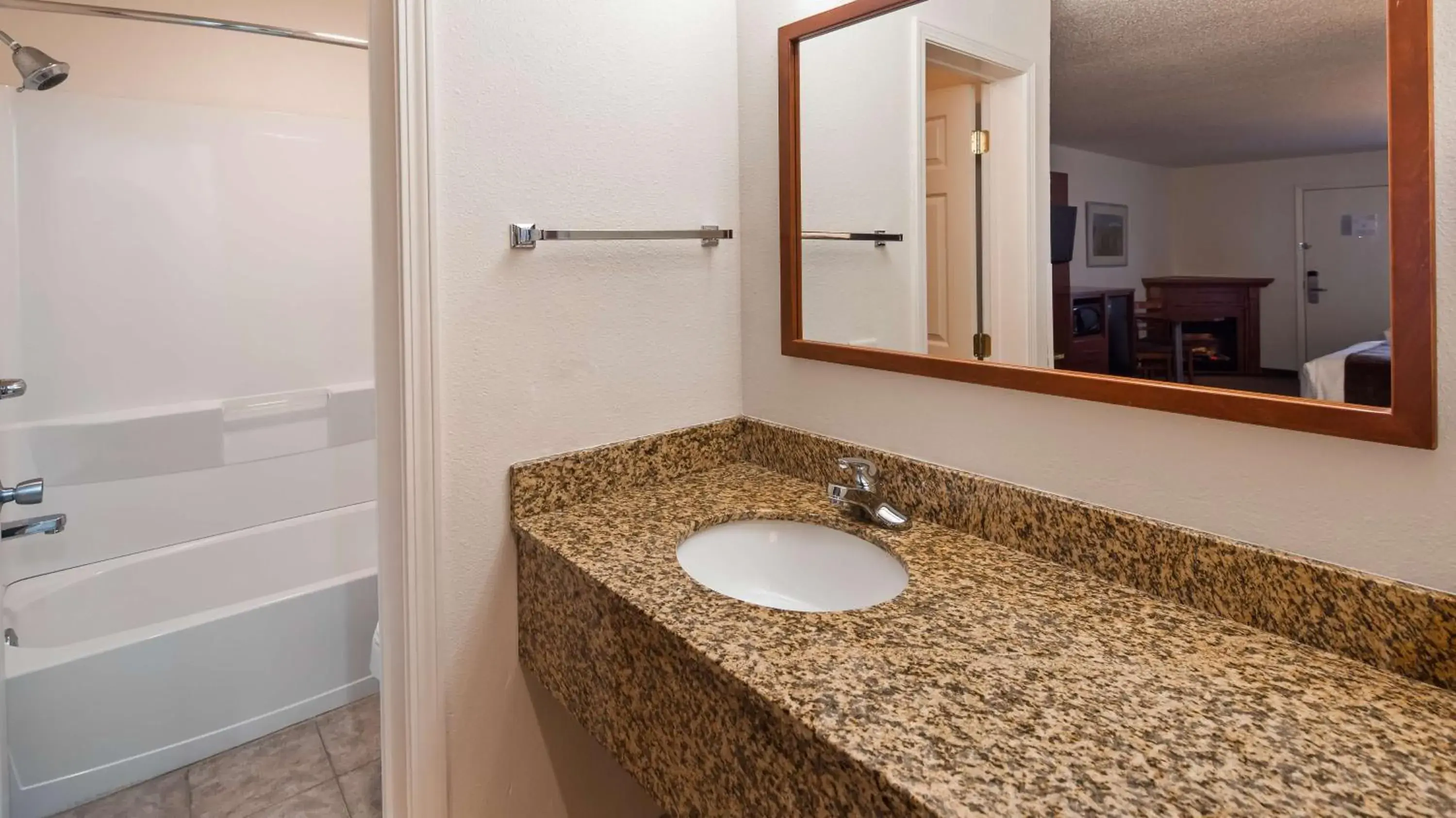 Bathroom in Best Western Buffalo Ridge Inn