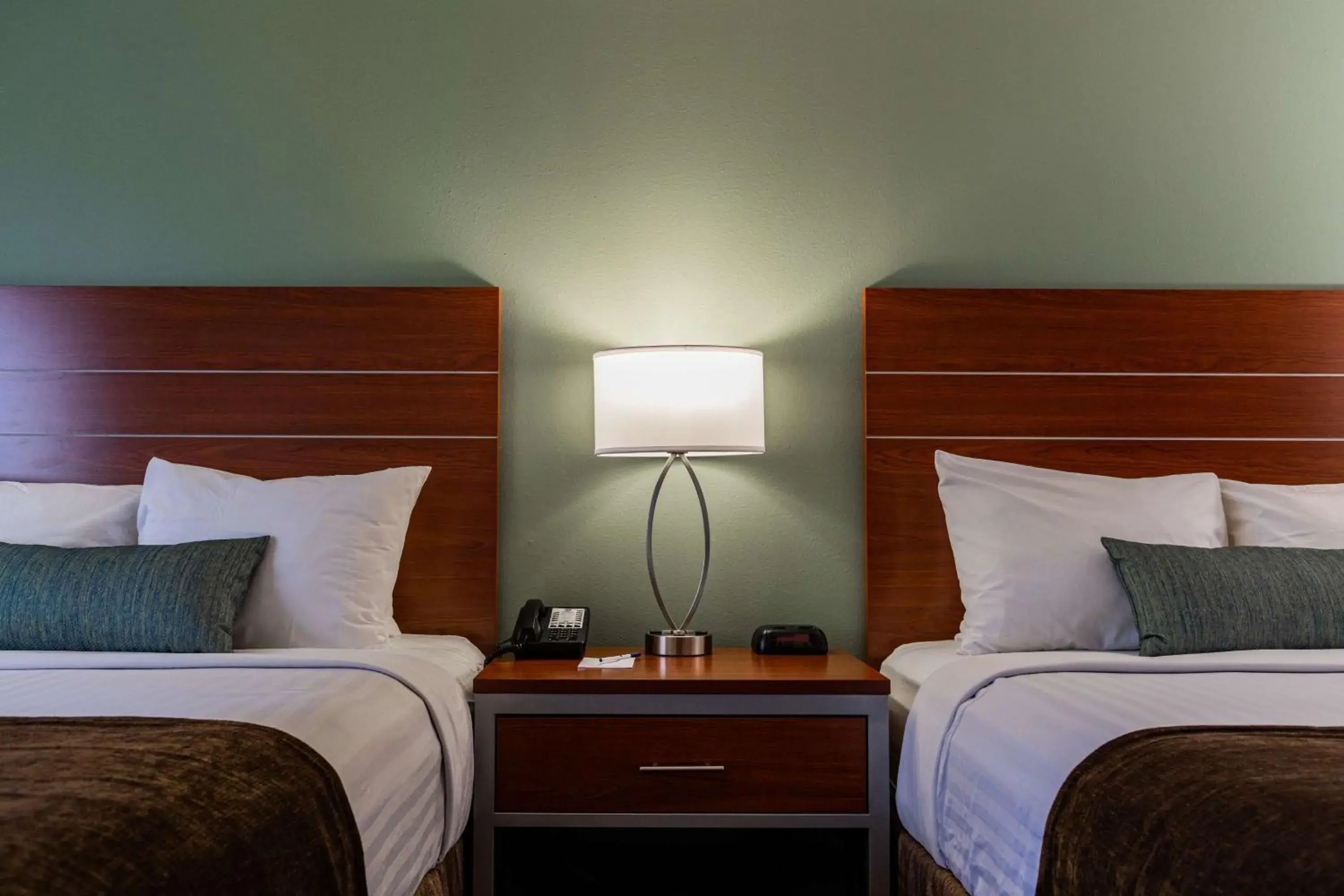 Photo of the whole room, Bed in Best Western Buffalo Ridge Inn