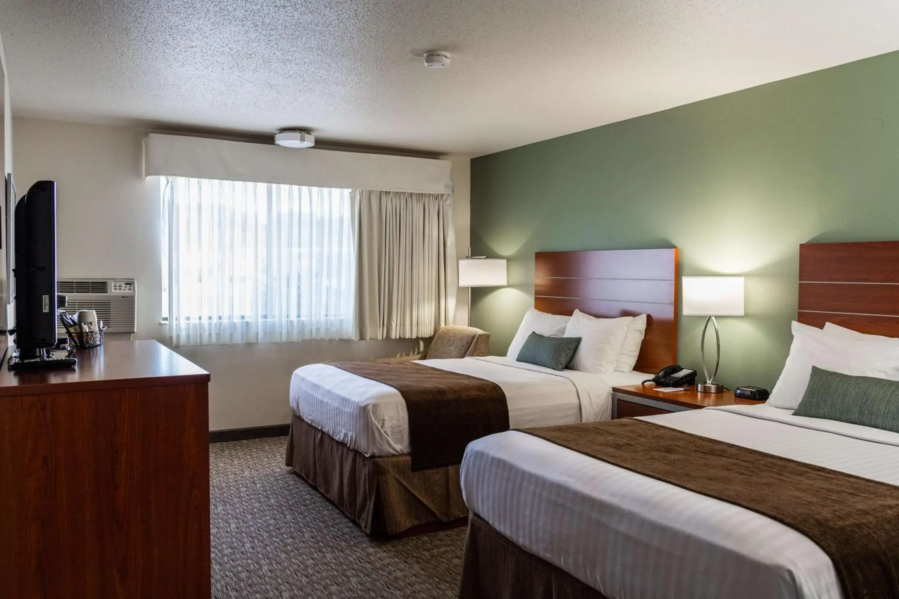 Photo of the whole room, Bed in Best Western Buffalo Ridge Inn