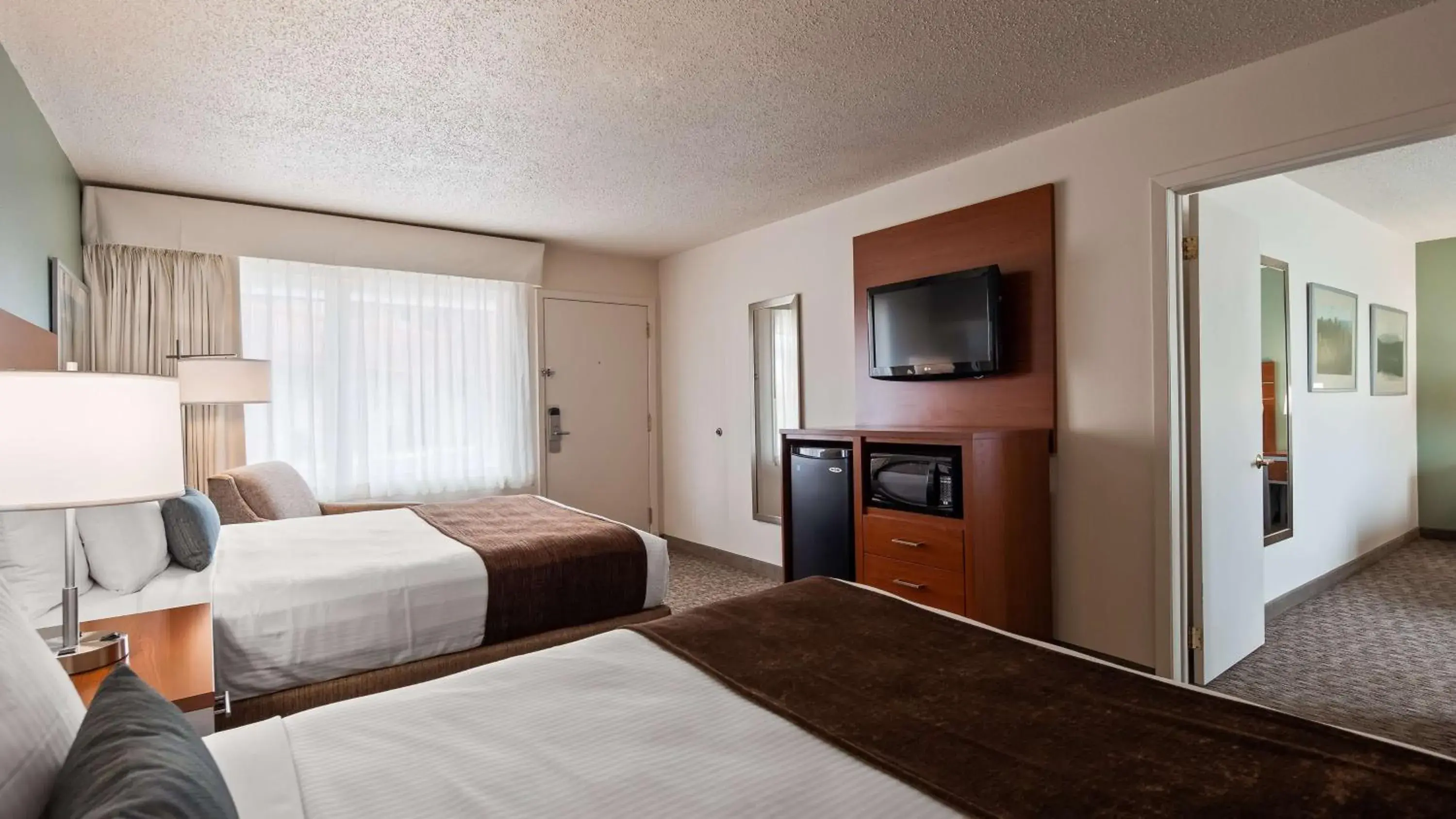 Photo of the whole room, Bed in Best Western Buffalo Ridge Inn